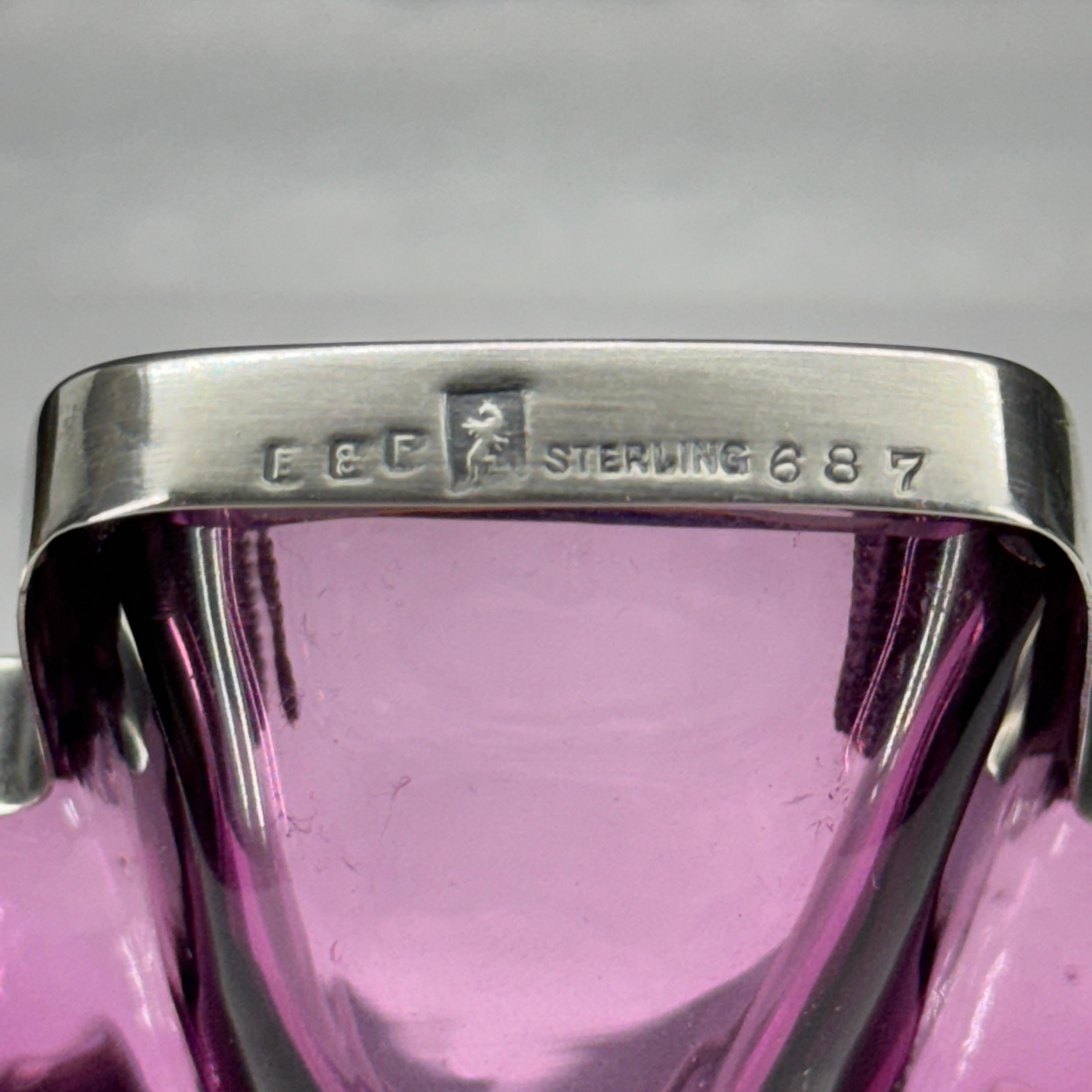 Piatto da viaggio inglese con ametista viola e trifoglio in argento sterling in vendita 8