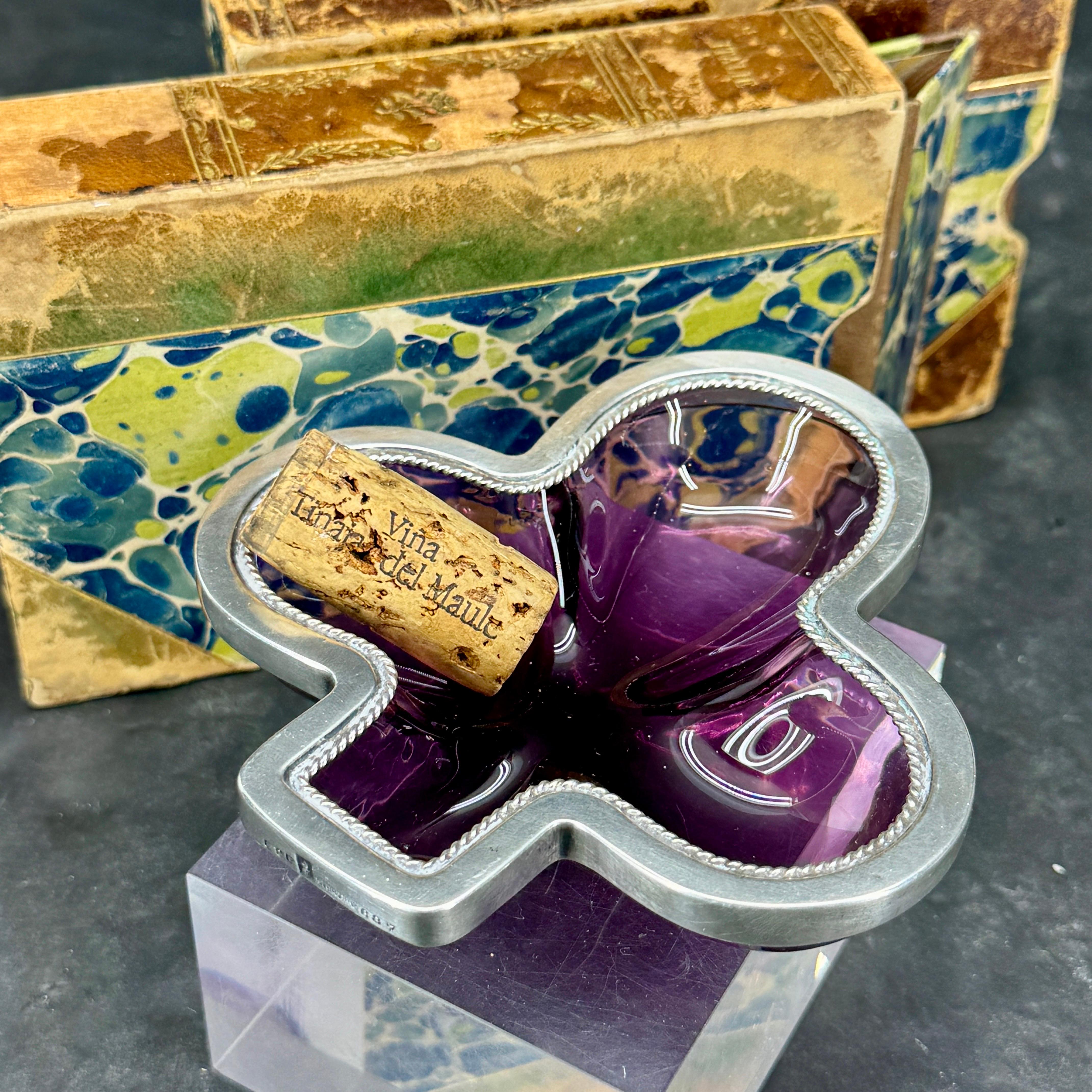 XX secolo Piatto da viaggio inglese con ametista viola e trifoglio in argento sterling in vendita
