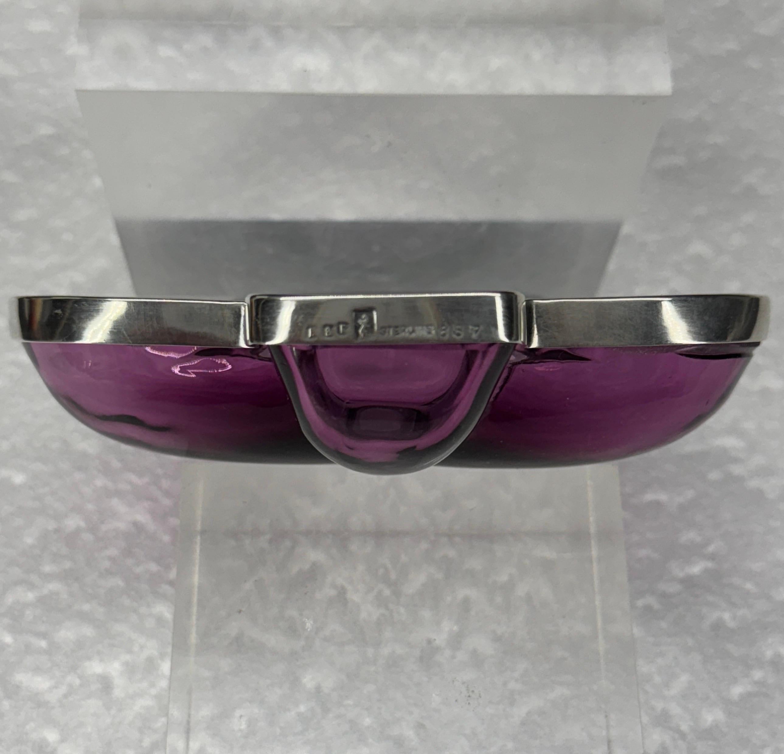 Piatto da viaggio inglese con ametista viola e trifoglio in argento sterling in vendita 2