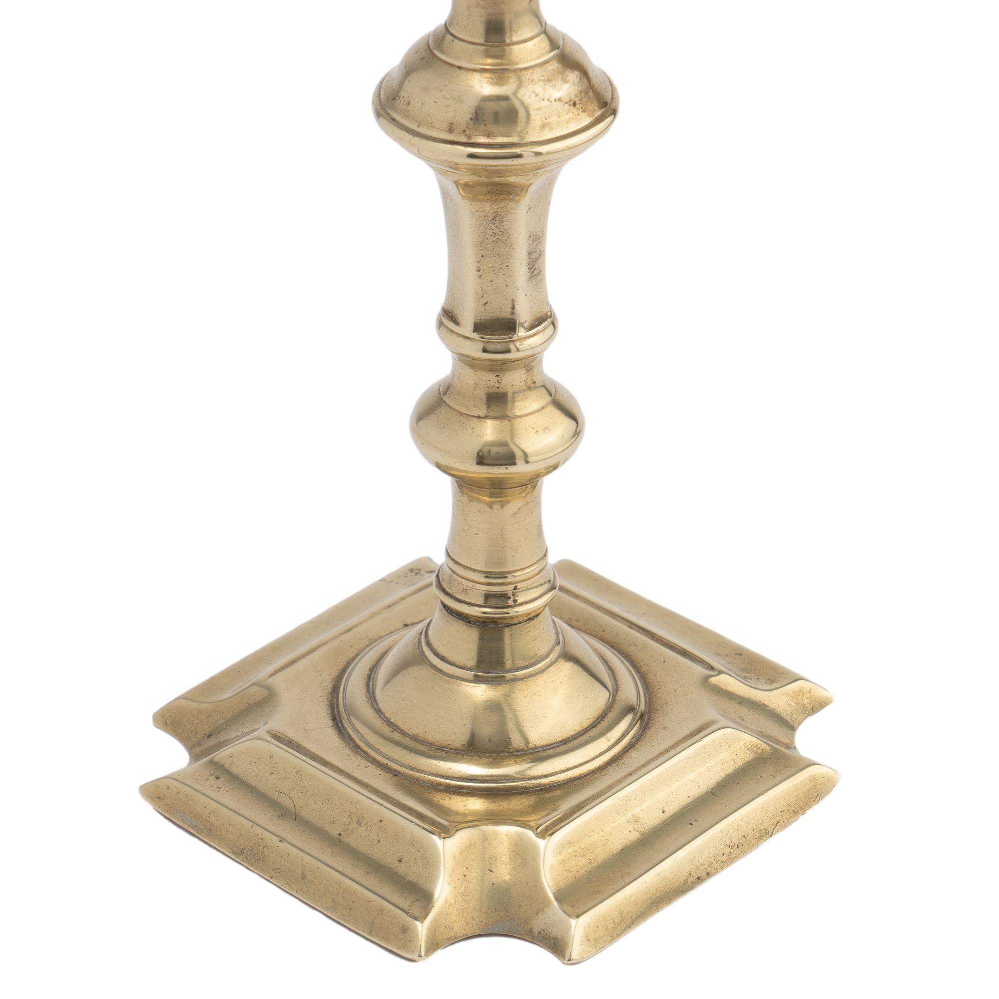 English Queen Anne brass candlestick, 1750-60 In Good Condition For Sale In Kenilworth, IL