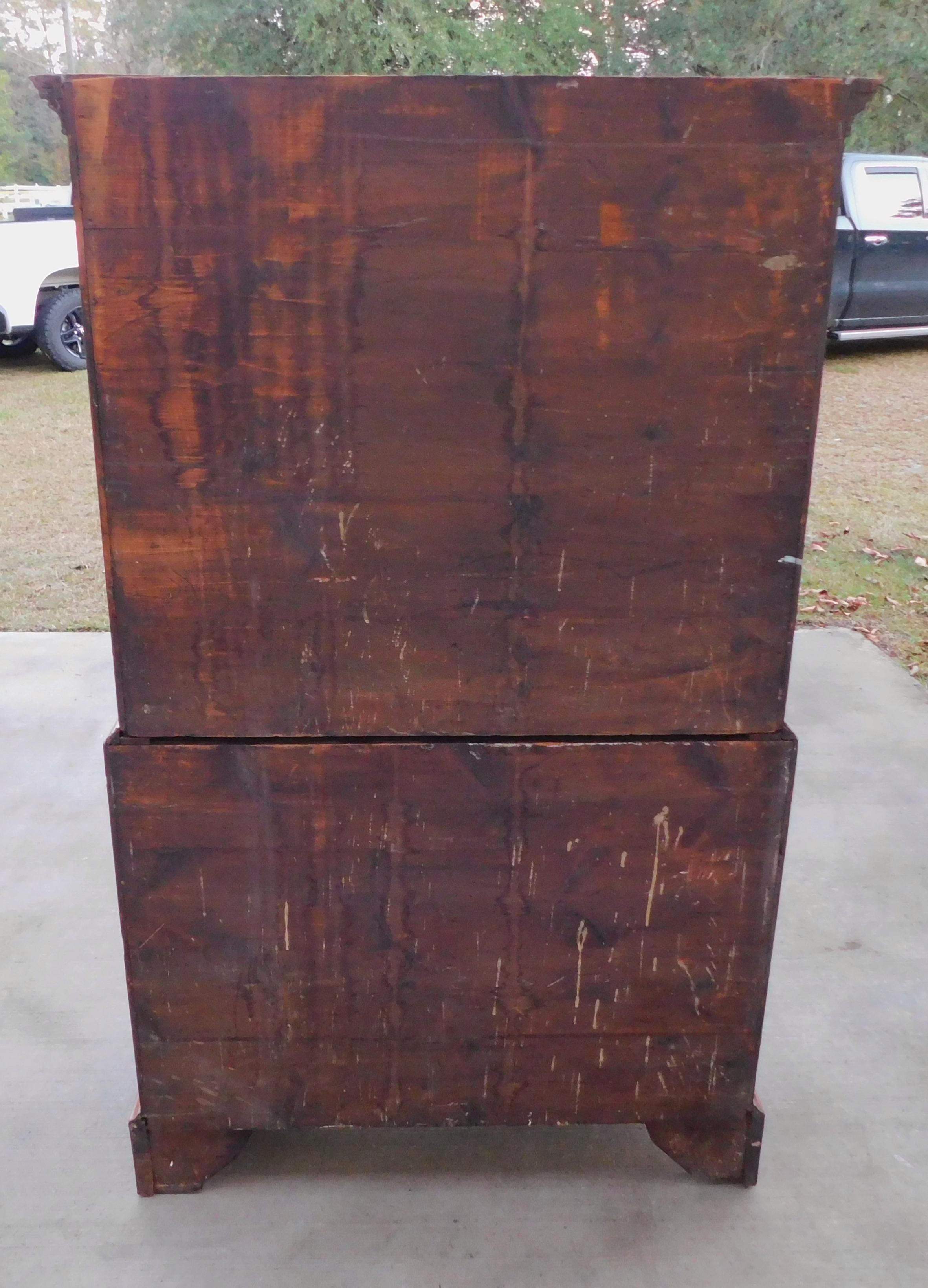 English Queen Anne Burl Walnut Graduated Chest on Chest on Bracket Feet, C. 1720 in vendita 9