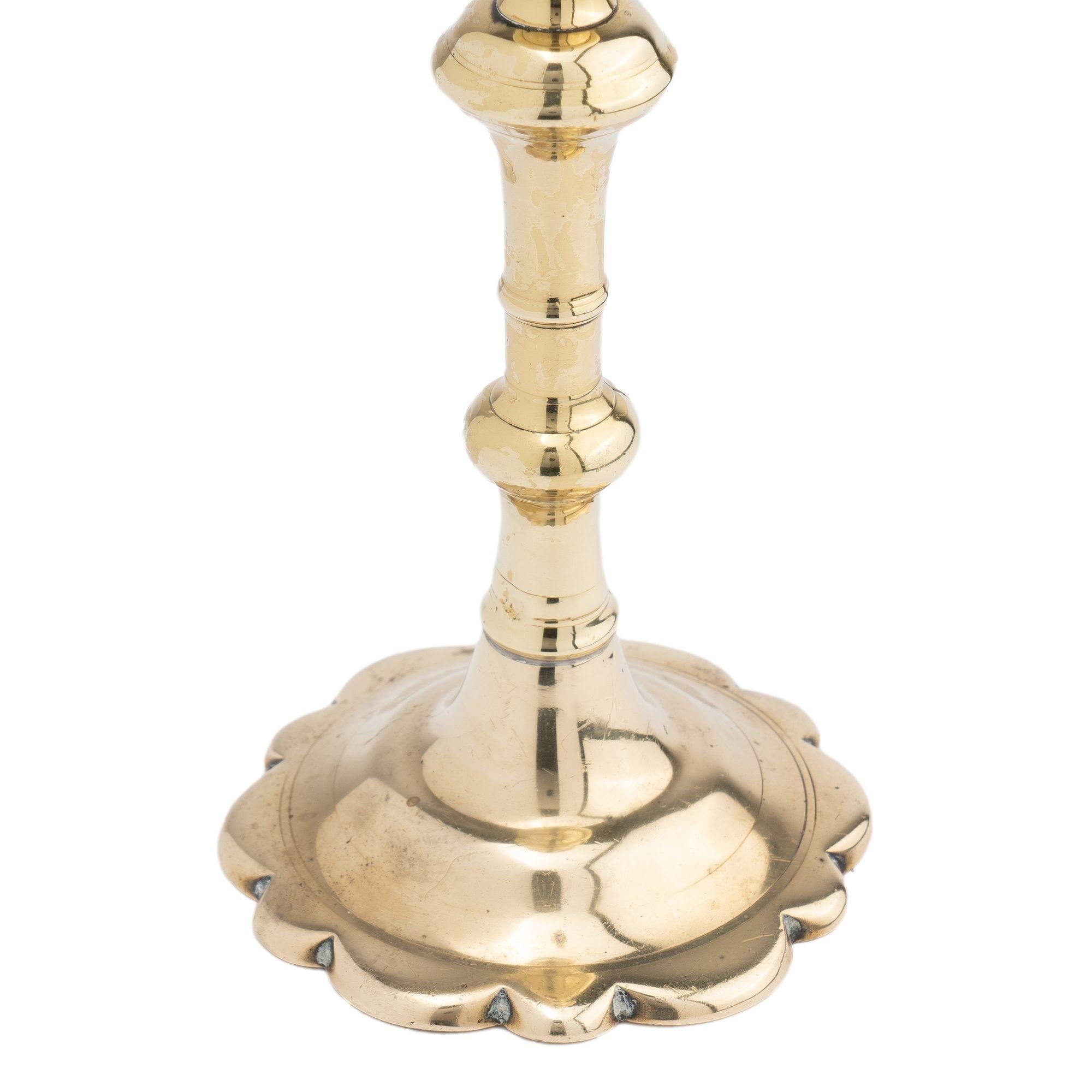 English Queen Anne cast brass candlestick, c. 1760 In Good Condition For Sale In Kenilworth, IL