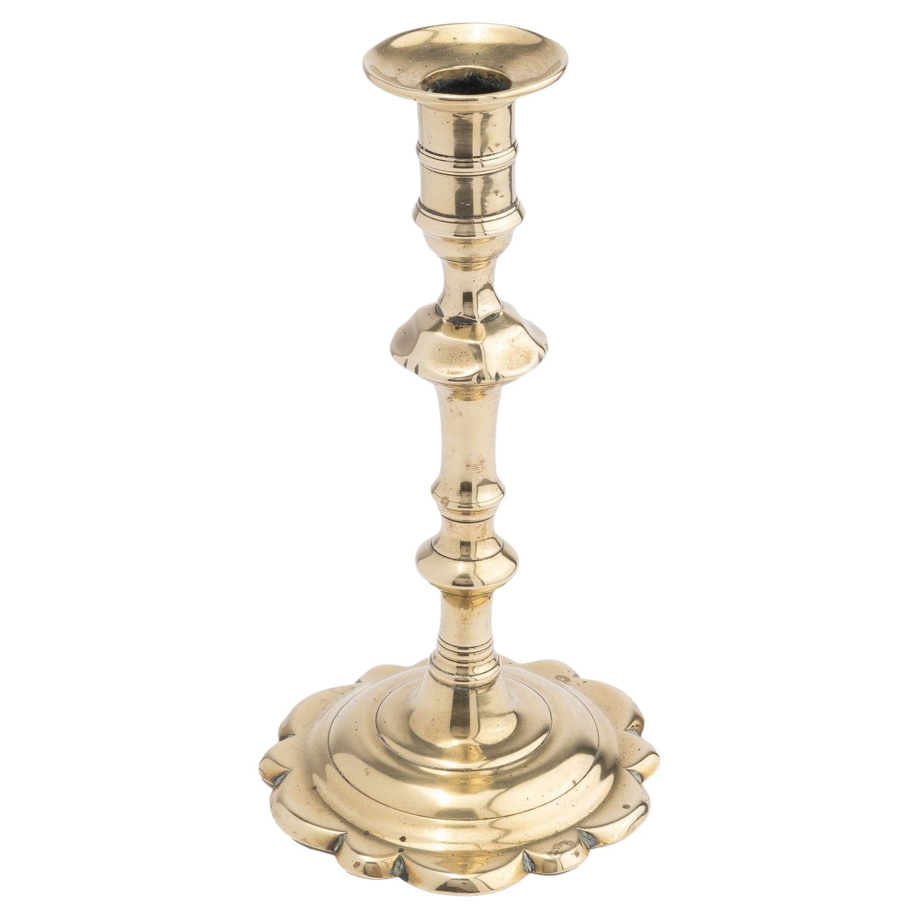 Chandelier anglais Queen Anne en laiton moulé, vers 1770