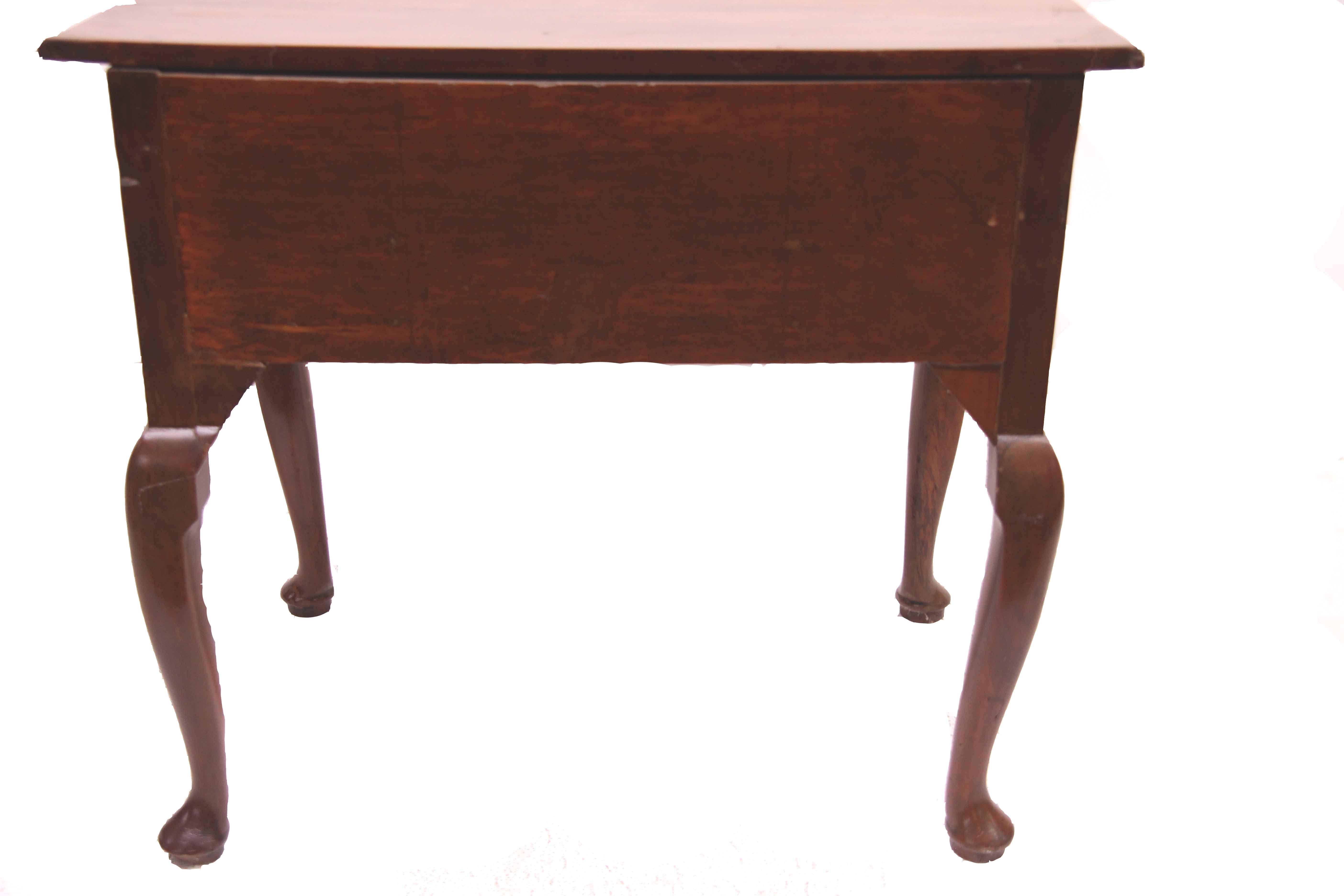  Lowboy anglais en cerisier Queen Anne en vente 7