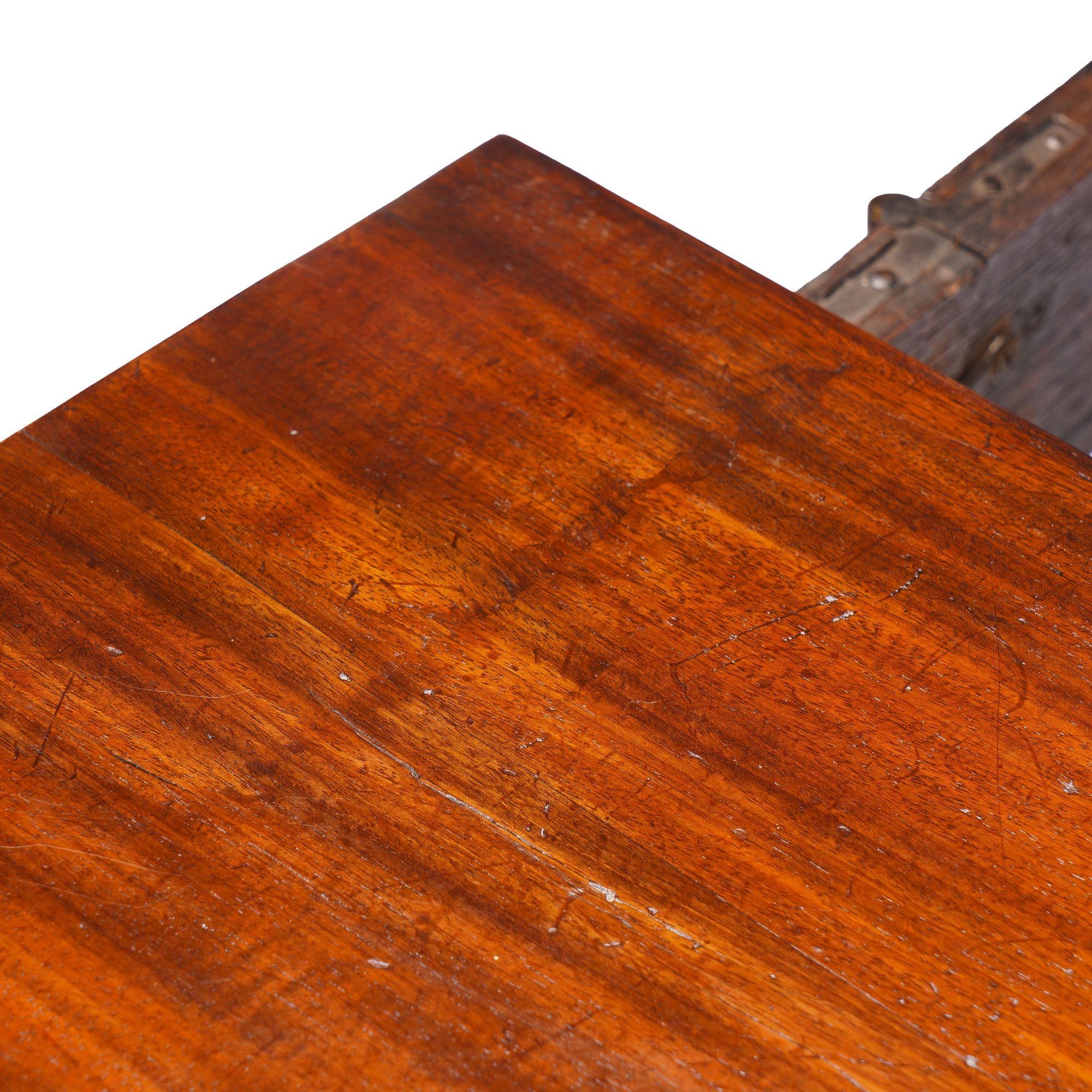 English Queen Anne Concertina Action Flip Top Game Table, c. 1725 For Sale 8