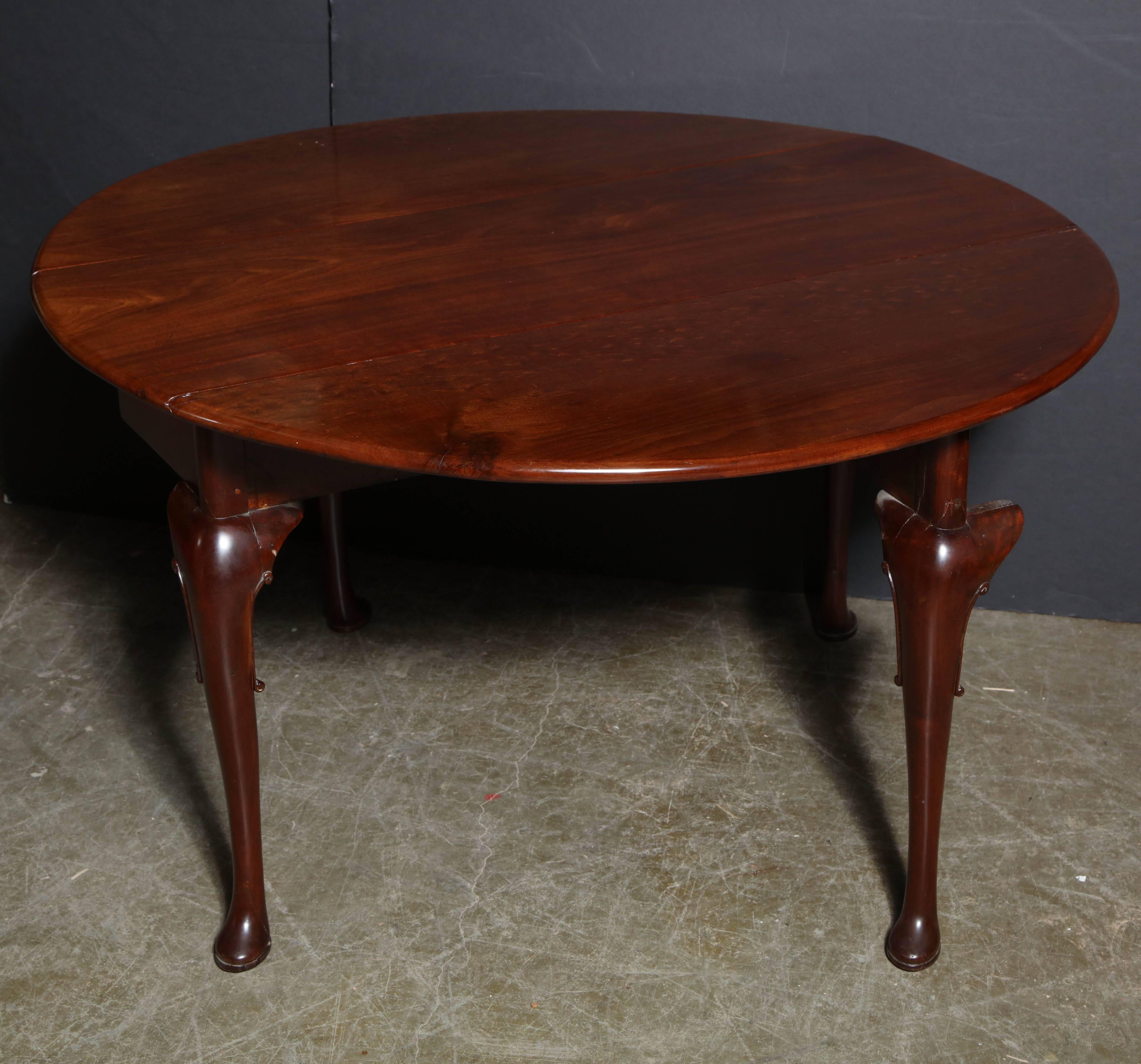 Wood English Queen Anne Drop-Leaf Table