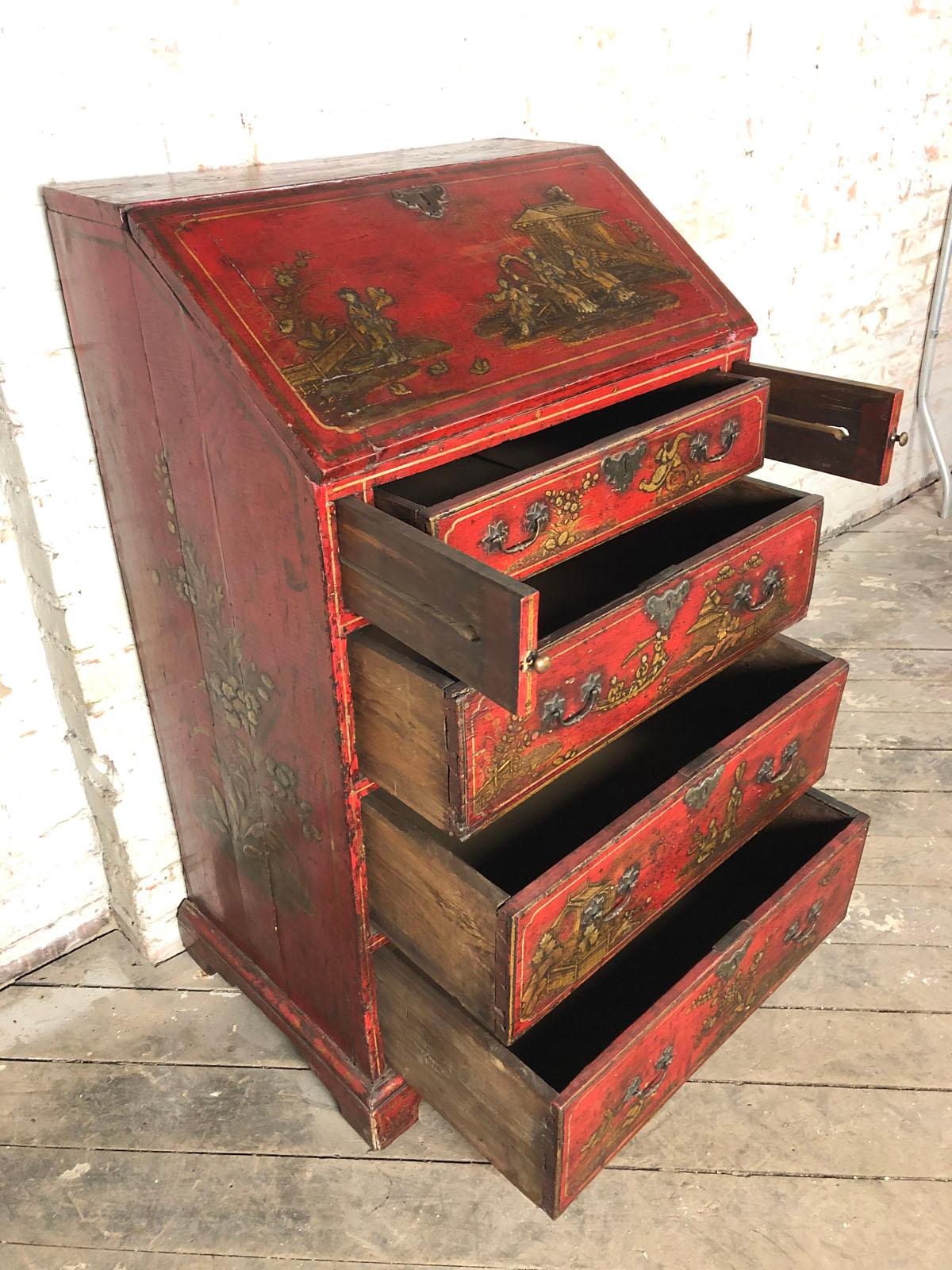 English Queen Anne, Early 18th Century Red Chinoiserie Lacquer Desk / Commode For Sale 5