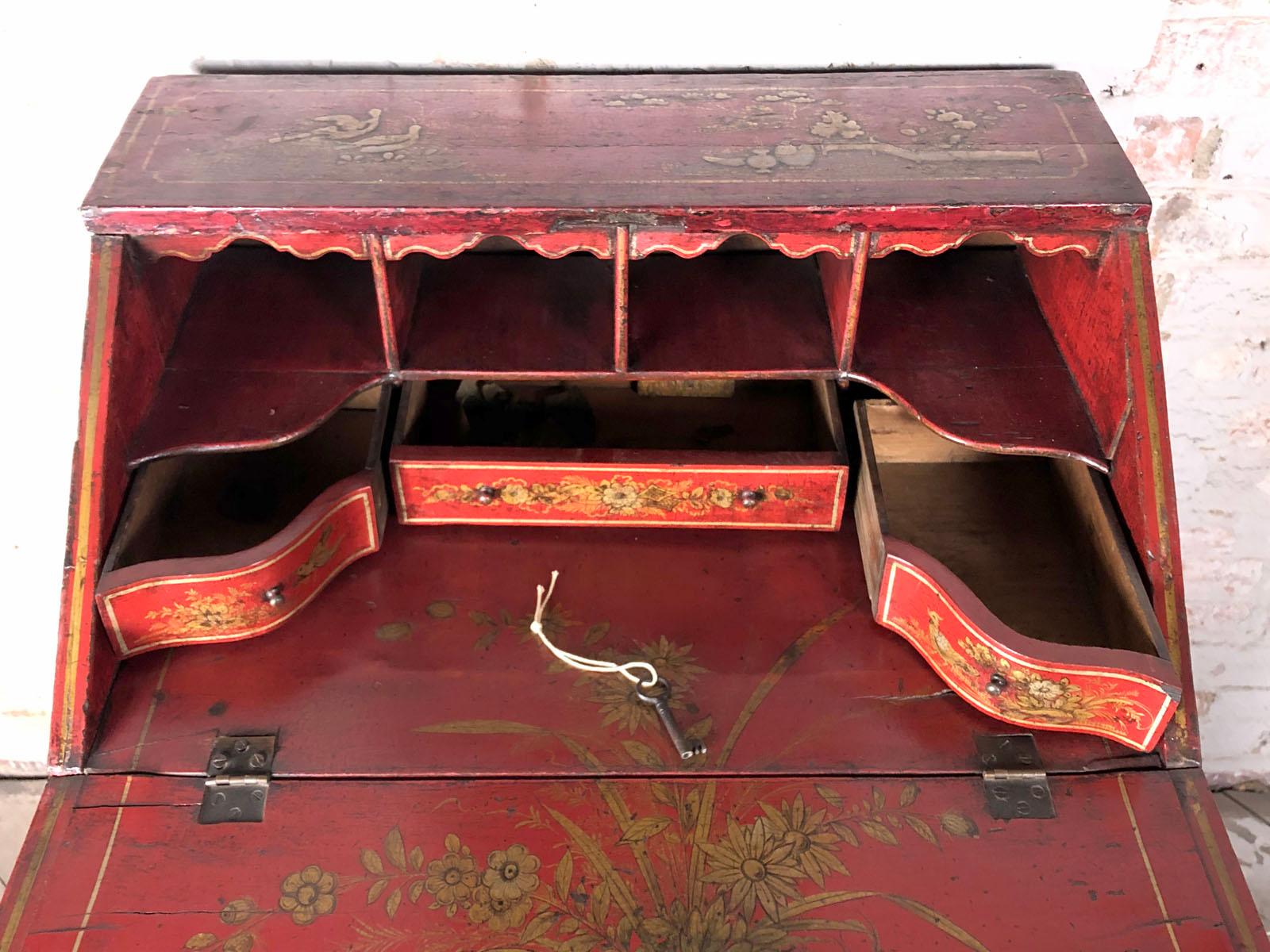 English Queen Anne, Early 18th Century Red Chinoiserie Lacquer Desk / Commode For Sale 6