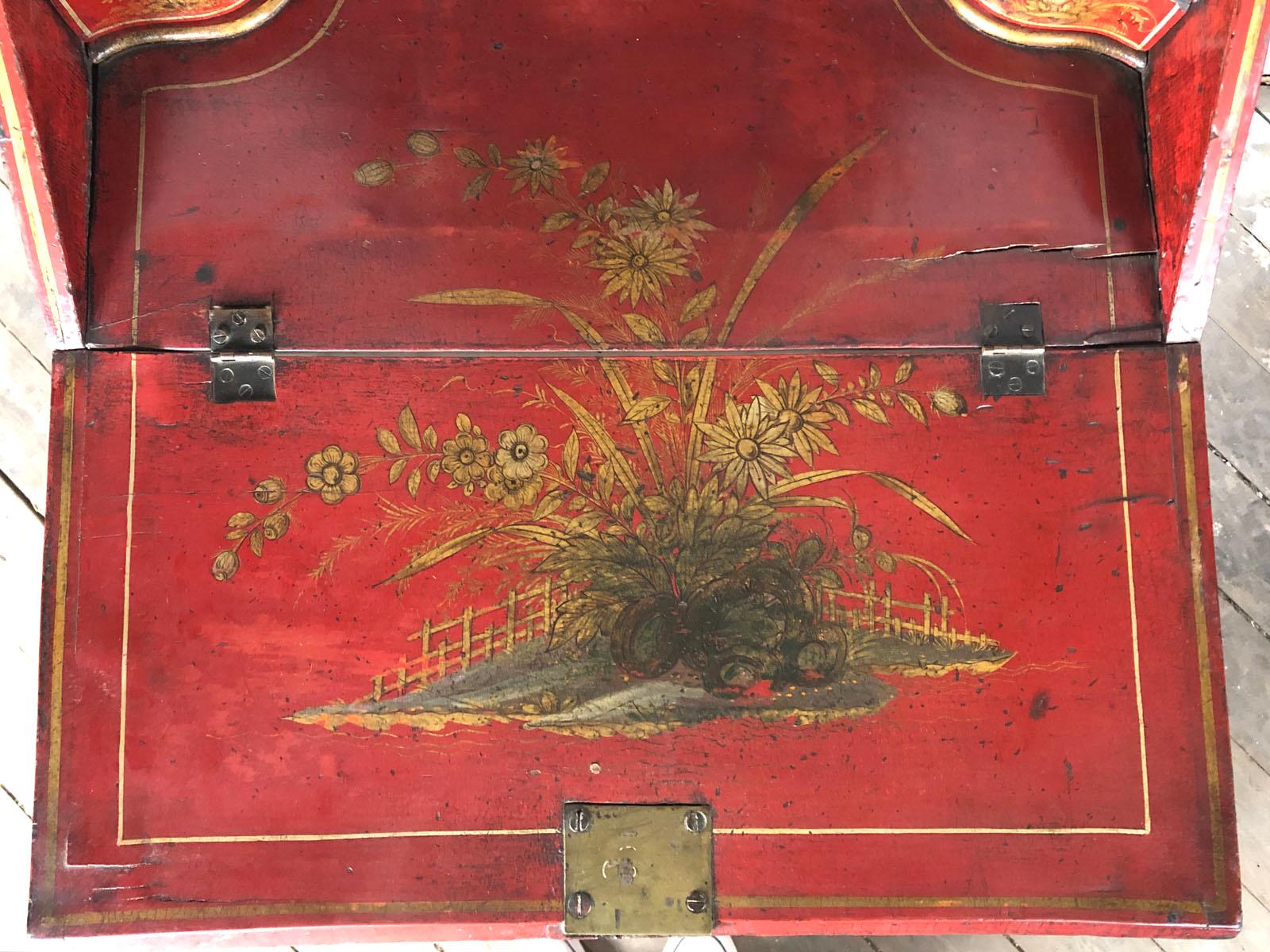 English Queen Anne, Early 18th Century Red Chinoiserie Lacquer Desk / Commode For Sale 10