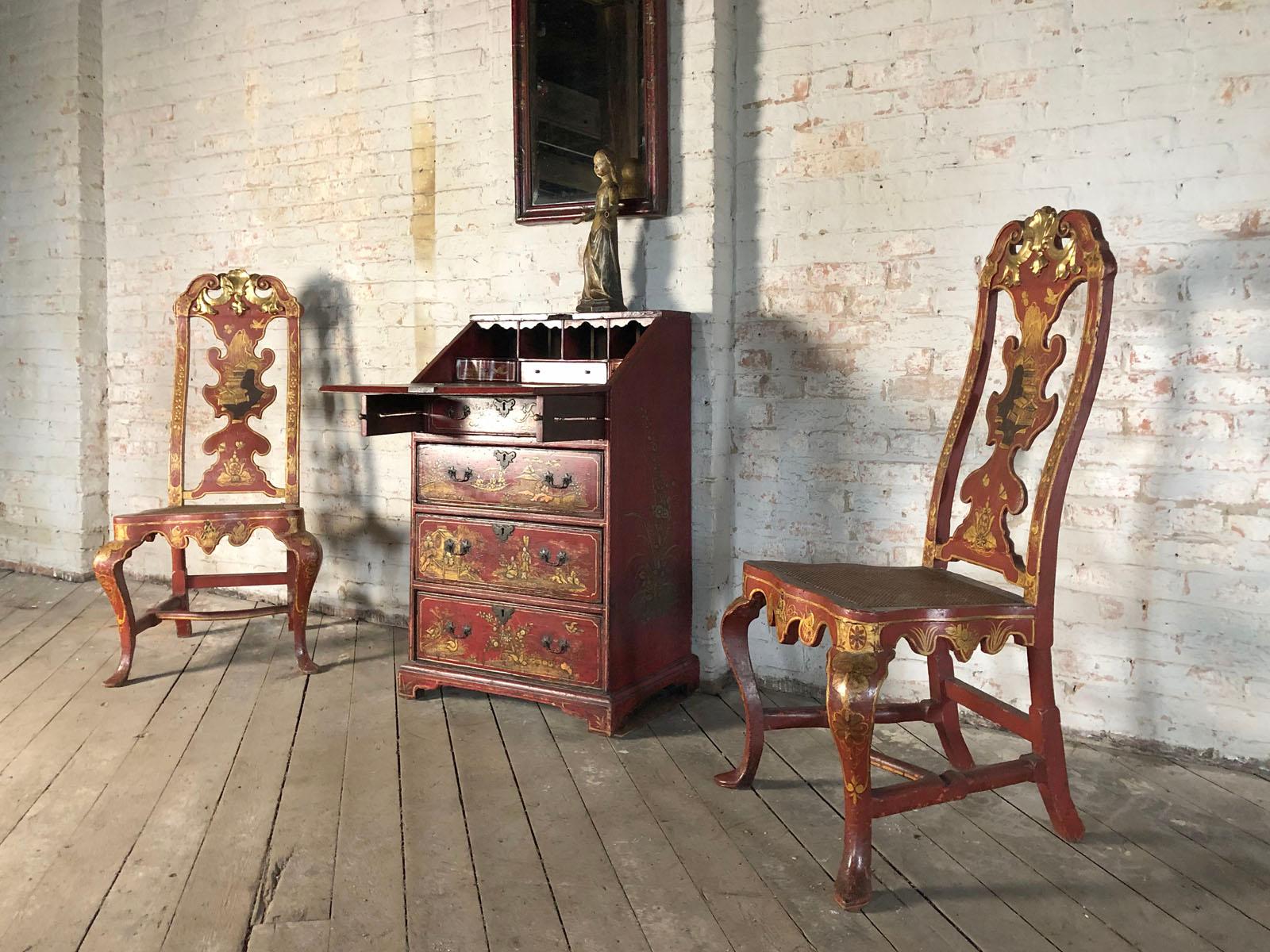 English Queen Anne, Early 18th Century Red Chinoiserie Lacquer Desk / Commode For Sale 3