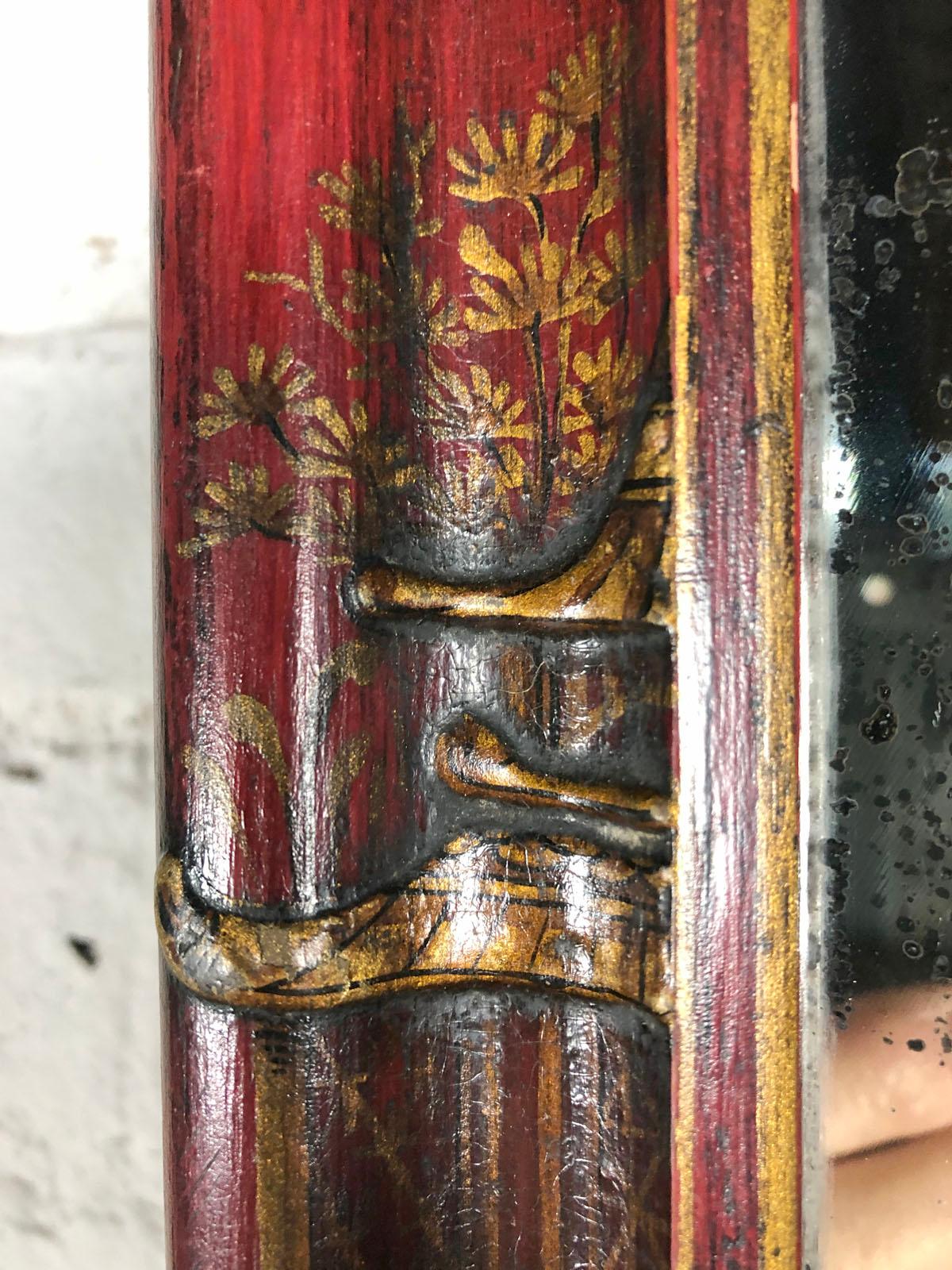 Englisch Queen Anne frühen 18. Jahrhundert rot Chinoiserie Lack Spiegel im Zustand „Gut“ im Angebot in Troy, NY