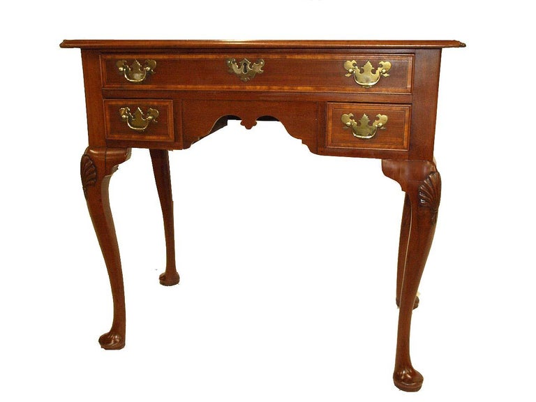 English Queen Anne Inlaid Lowboy In Good Condition For Sale In Wilson, NC