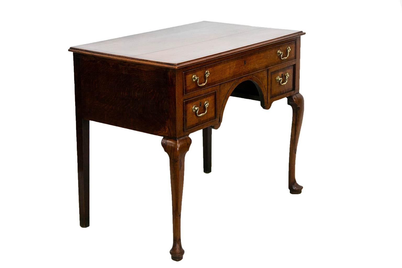 table Commode basse anglaise Queen Anne en vente 1