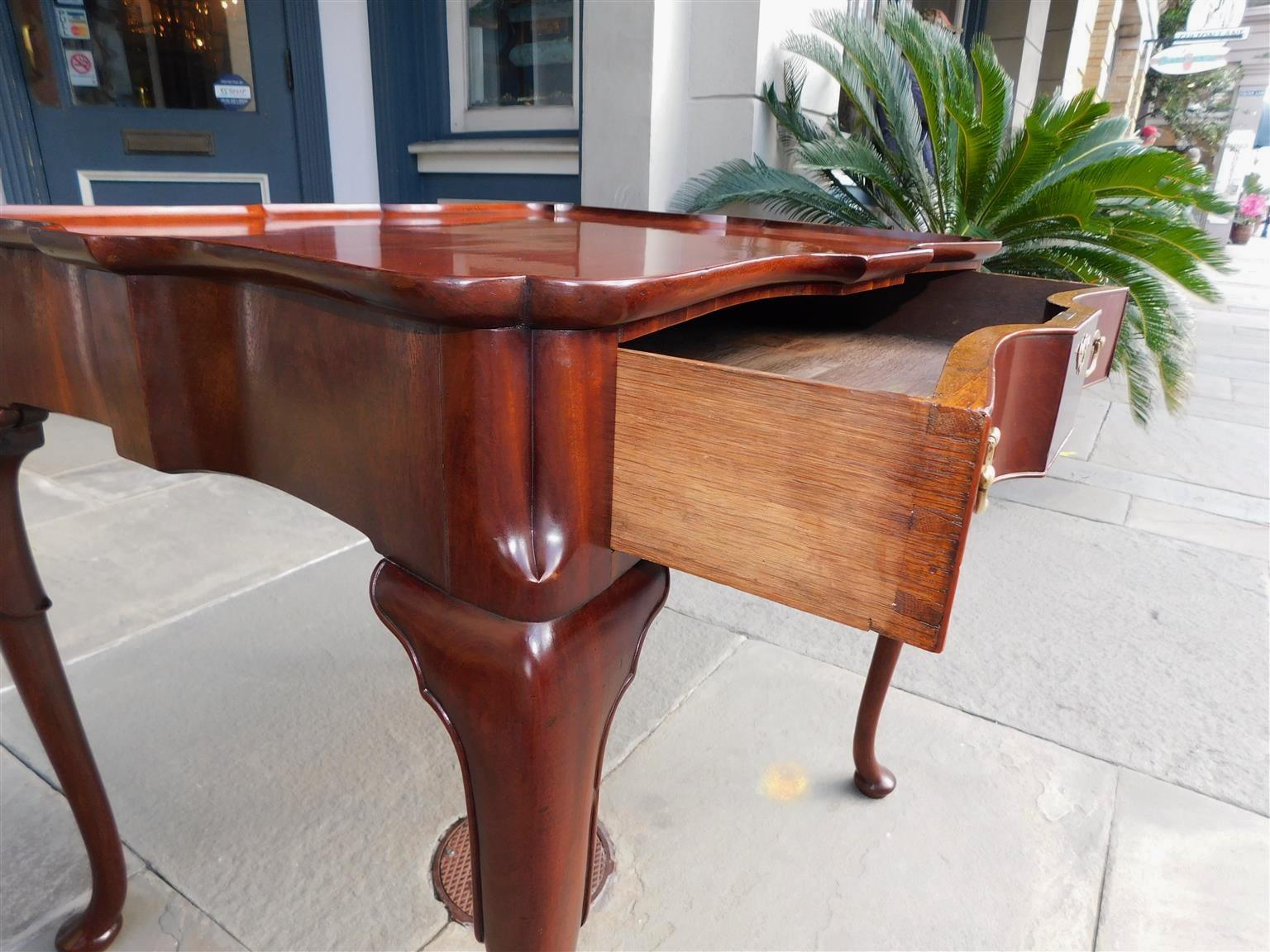 English Queen Anne Mahogany Serpentine One Drawer Tea Table Orig. Brasses C 1740 For Sale 5