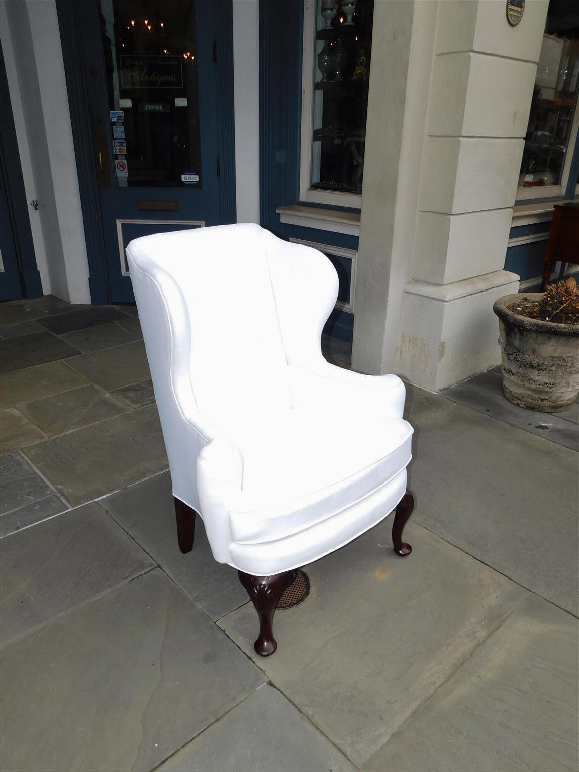 Hand-Carved English Queen Anne Mahogany Wing Back Chair with Shell Knee on Pad Feet, C. 1740 For Sale