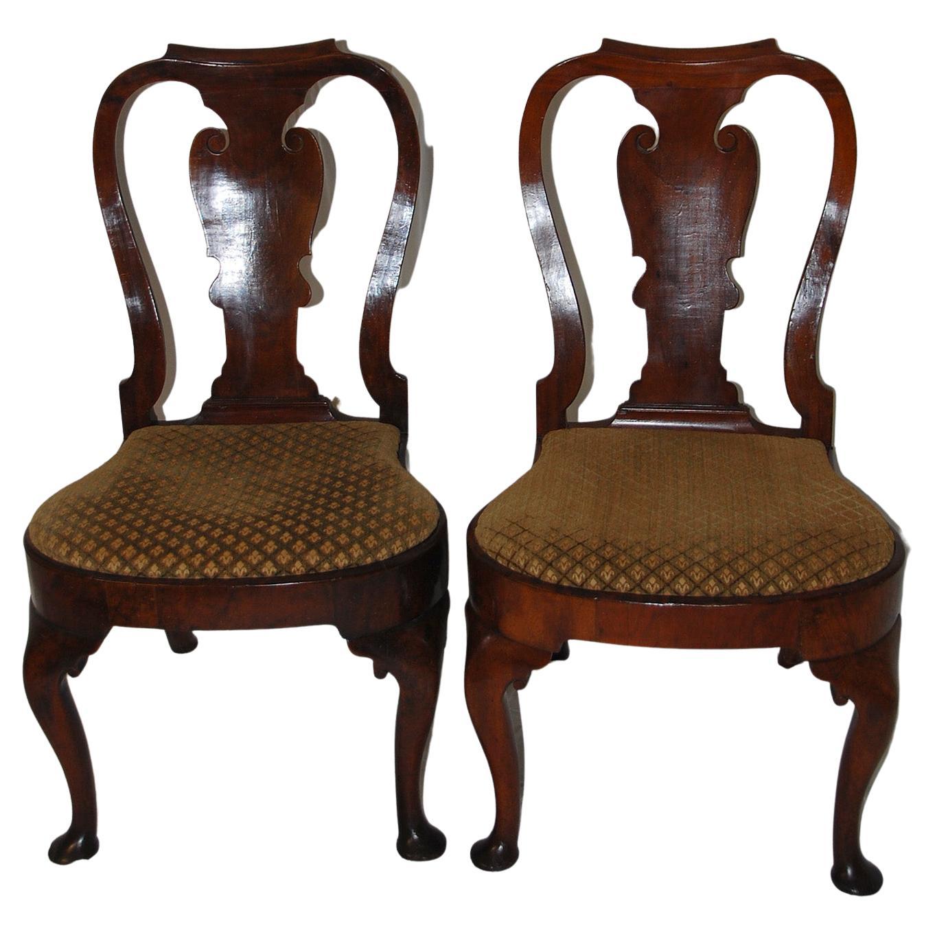English Queen Anne Period 18th Century Walnut Pair of Balloon Seated Sidechairs For Sale