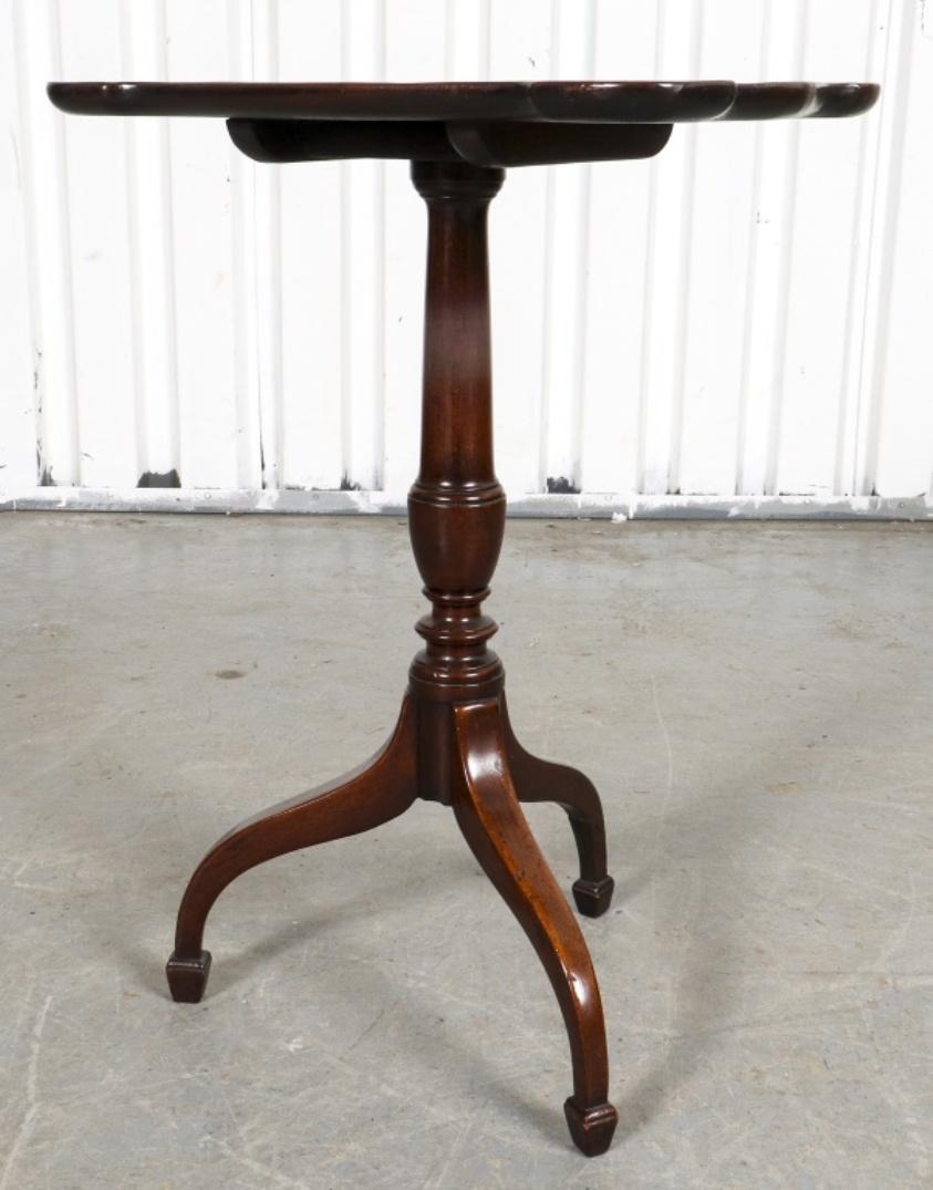 Mesa auxiliar inglesa Queen Anne Revival 4