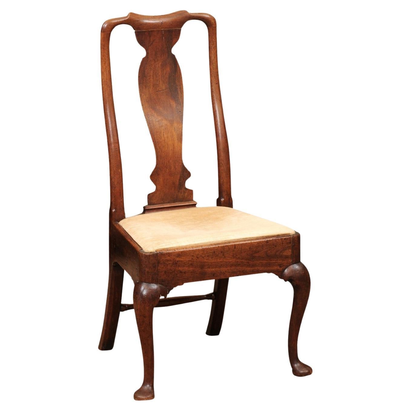 English Queen Anne Side Chair in Walnut, England 18th Century For Sale