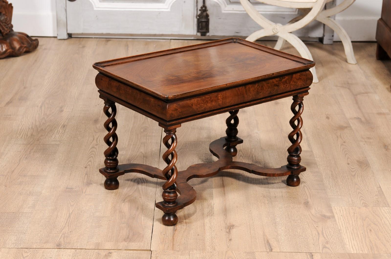 English Queen Anne Style 1910 Burl Walnut Coffee Table with Bookmatched Tray Top For Sale 5