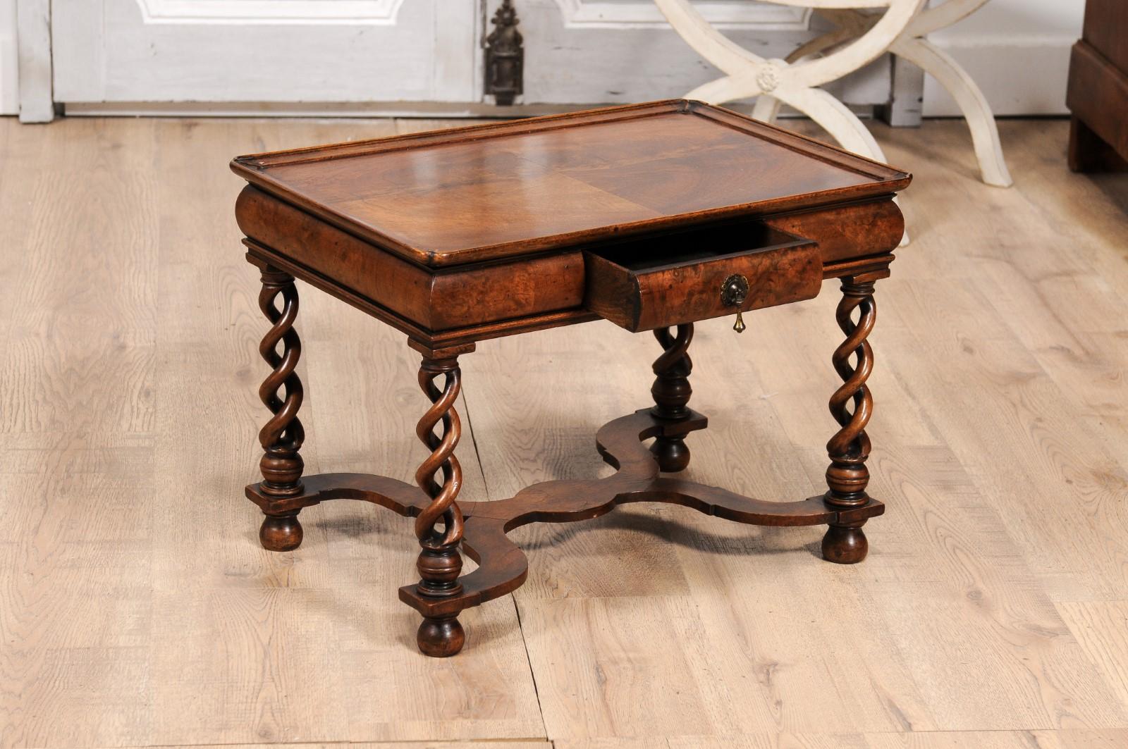 English Queen Anne Style 1910 Burl Walnut Coffee Table with Bookmatched Tray Top In Good Condition For Sale In Atlanta, GA