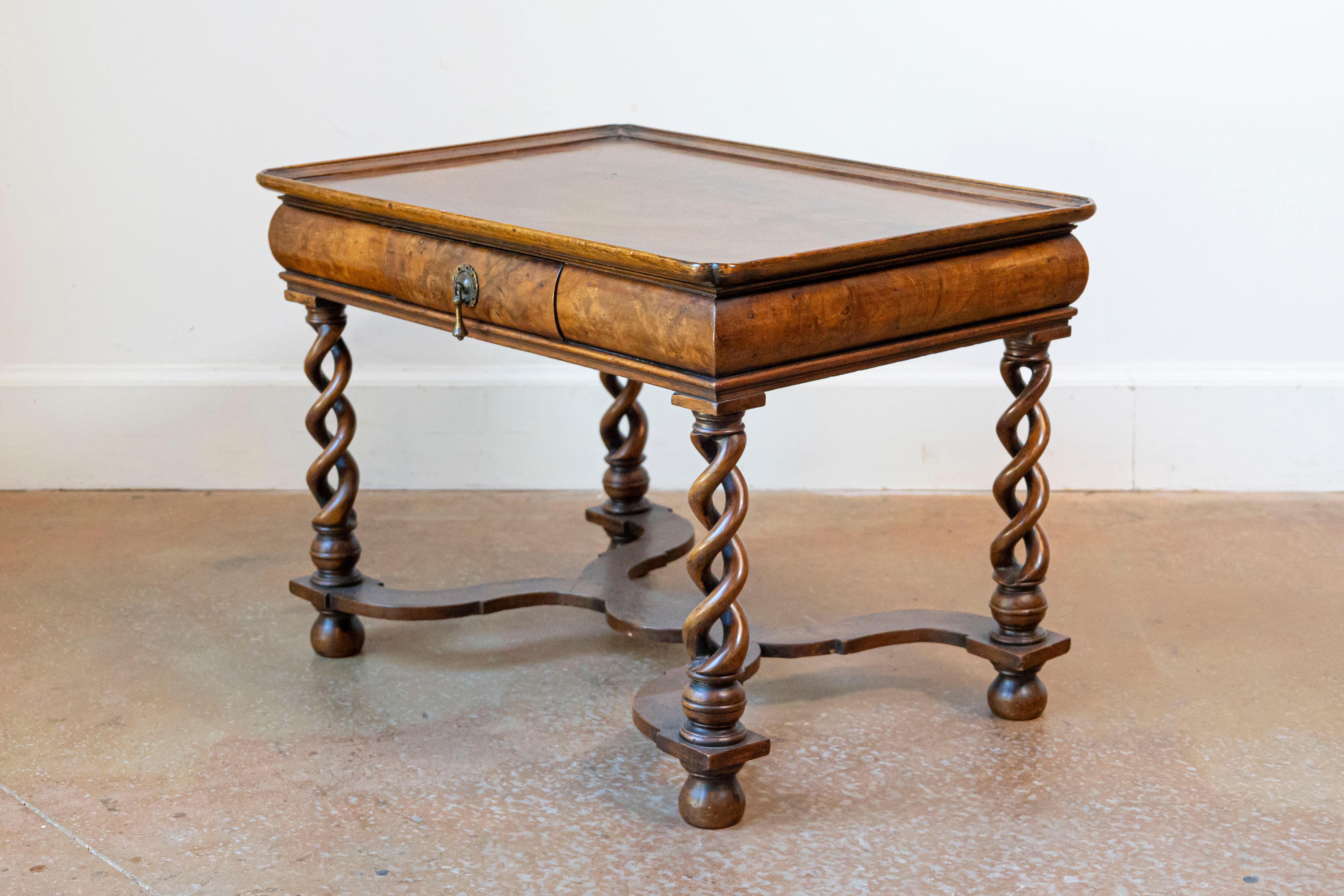 English Queen Anne Style 1910 Burl Walnut Coffee Table with Bookmatched Tray Top In Good Condition For Sale In Atlanta, GA