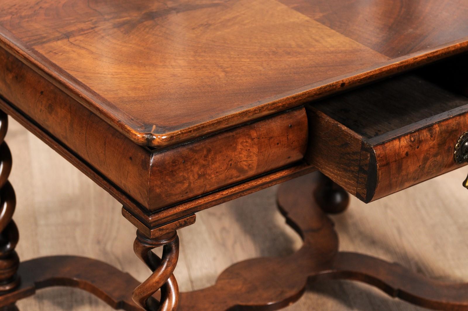 English Queen Anne Style 1910 Burl Walnut Coffee Table with Bookmatched Tray Top For Sale 1