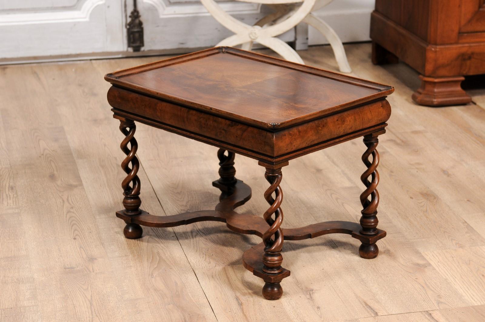 English Queen Anne Style 1910 Burl Walnut Coffee Table with Bookmatched Tray Top For Sale 3