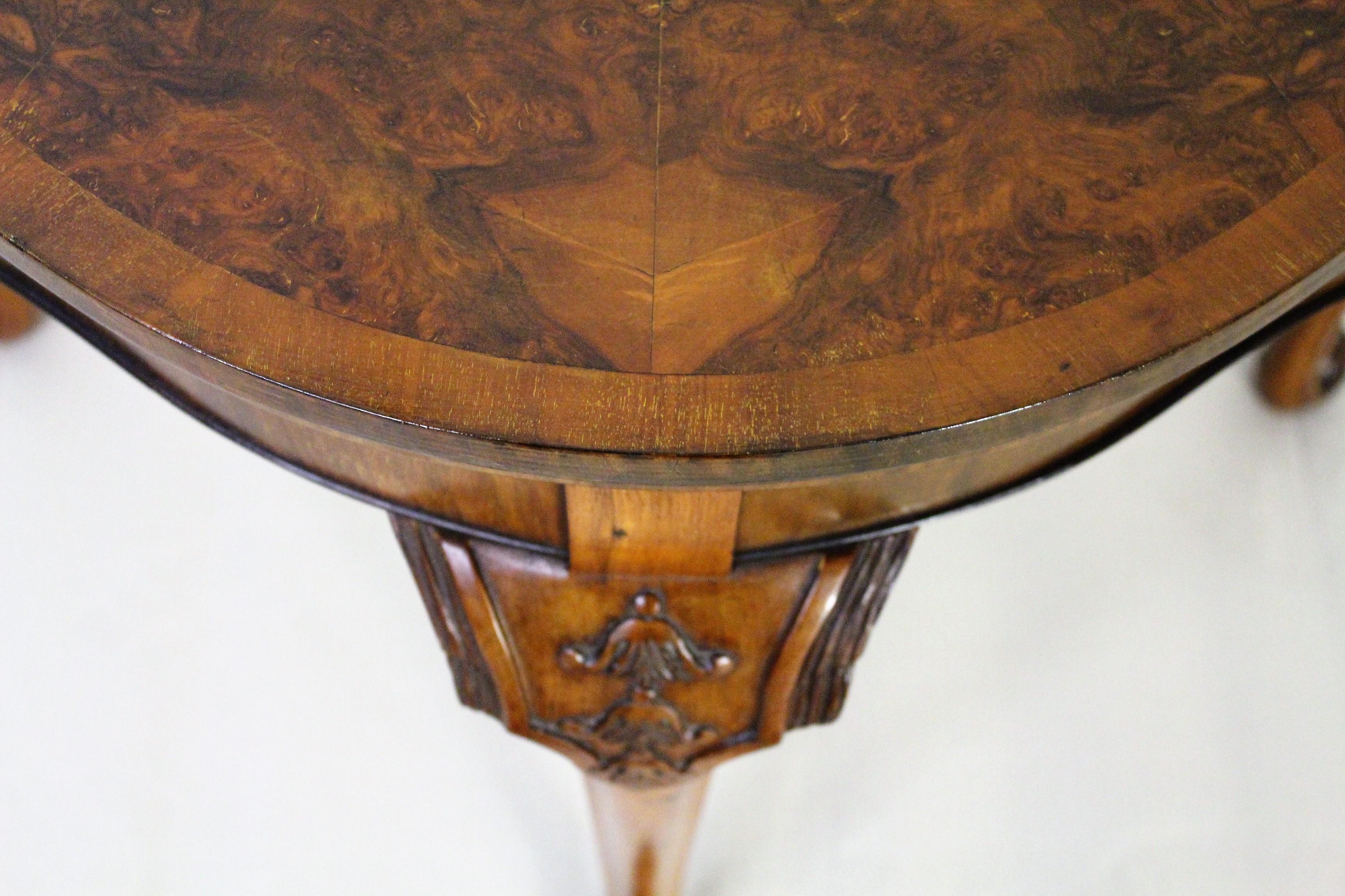 Early 20th Century English Queen Anne Style Burr Walnut Card Table For Sale