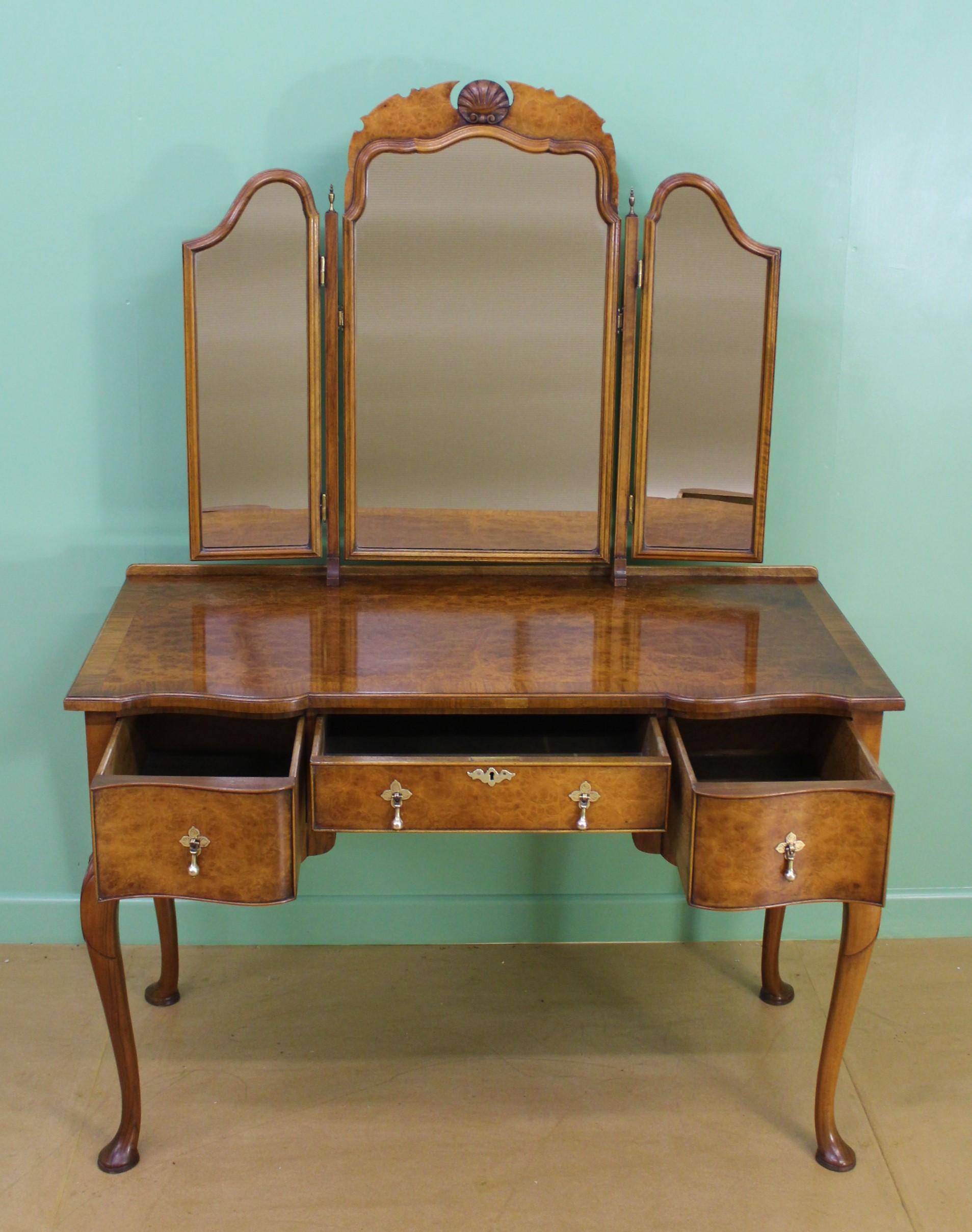 20th Century English Queen Anne Style Burr Walnut Dressing Table