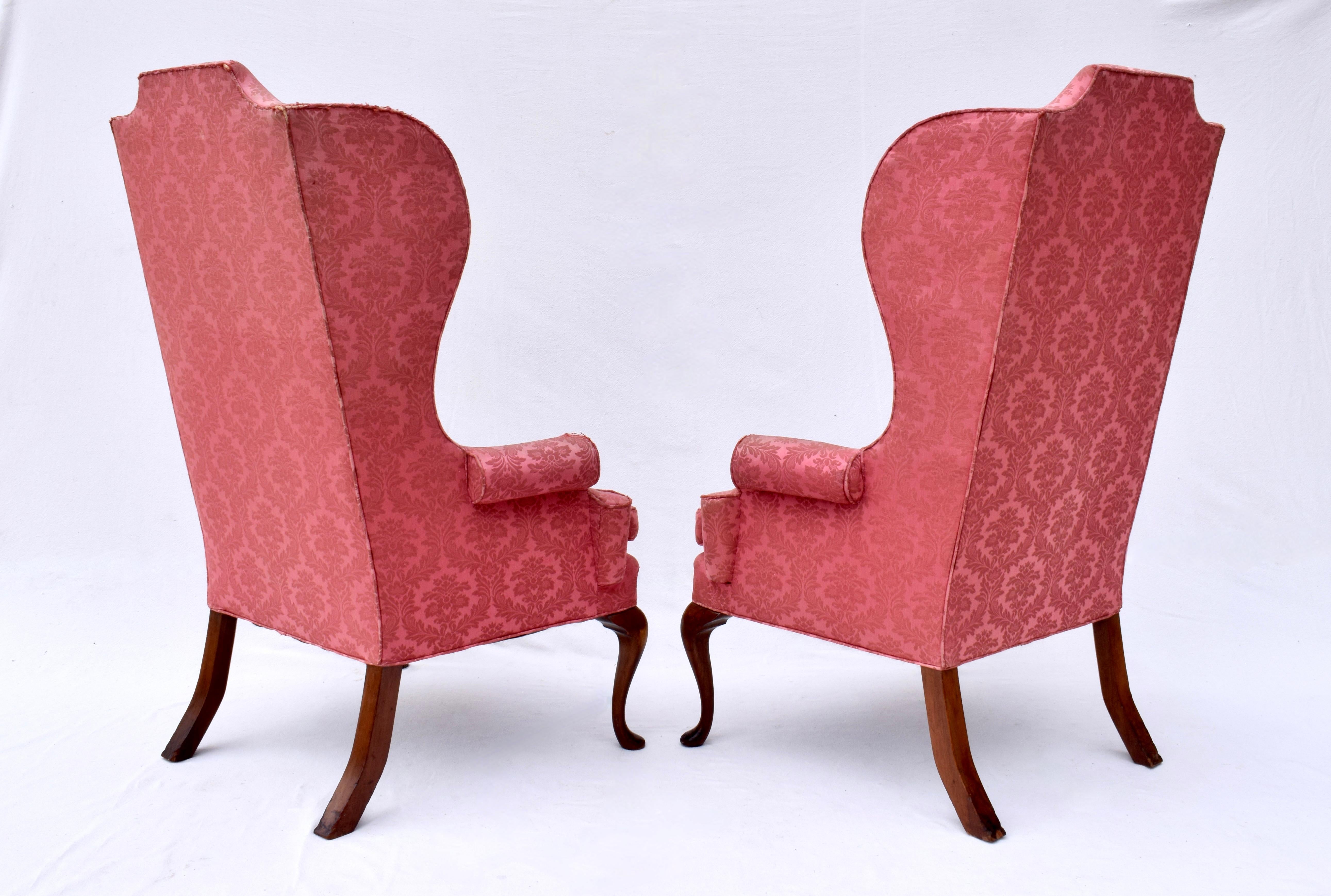 Fauteuil de bibliothèque à haut dossier de style Queen Anne anglais en vente 5