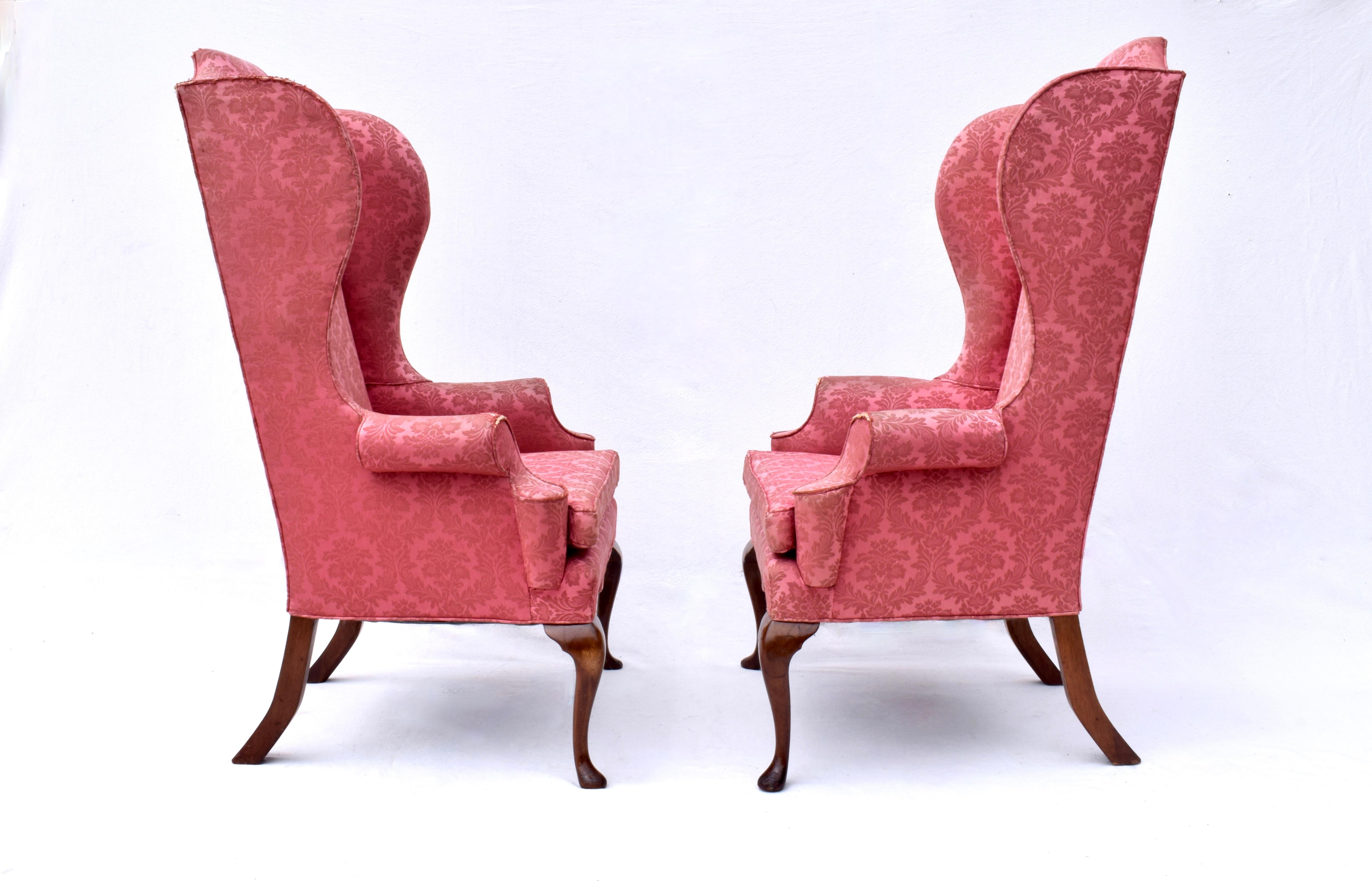 Fauteuil de bibliothèque à haut dossier de style Queen Anne anglais en vente 6