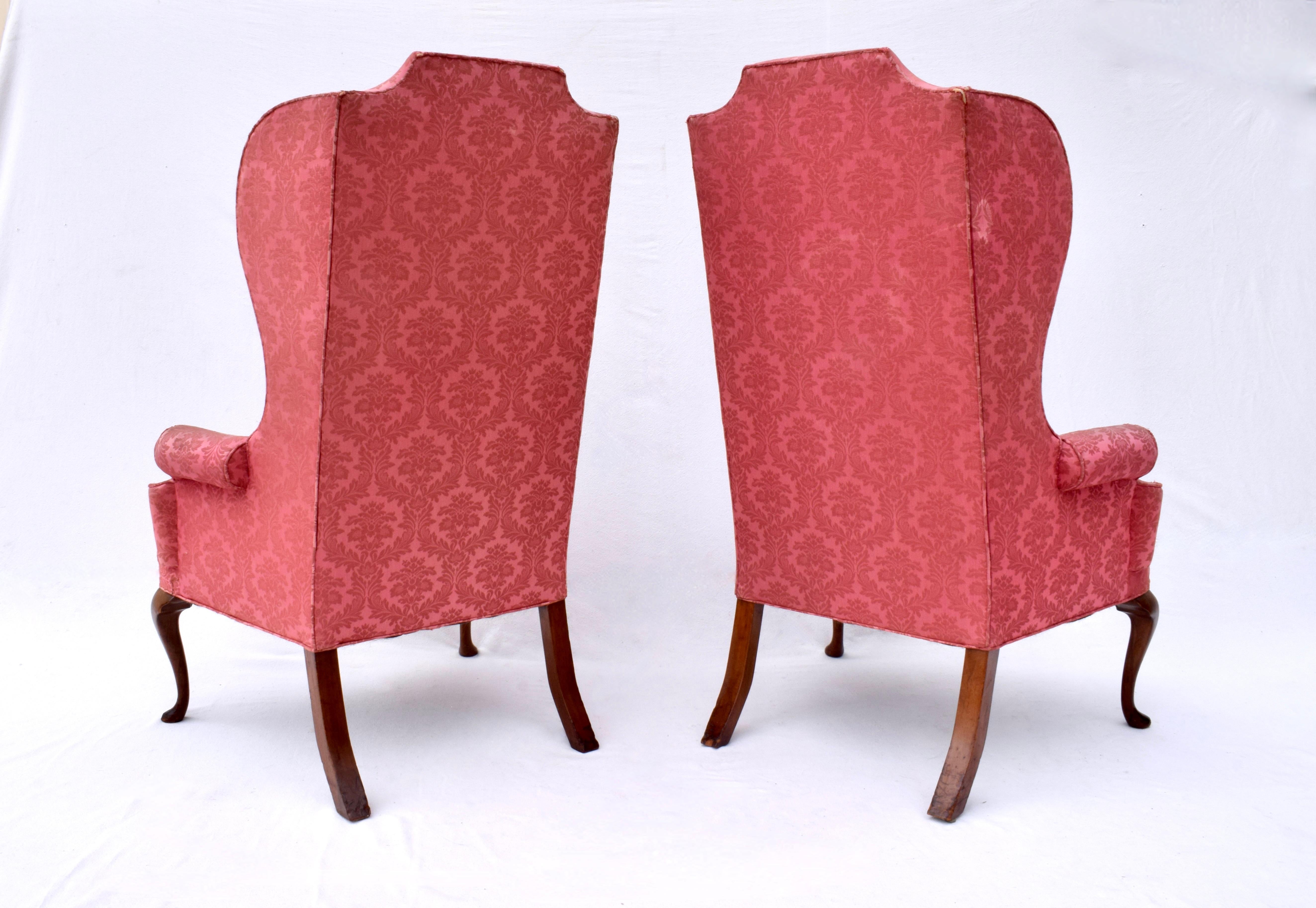 Fauteuil de bibliothèque à haut dossier de style Queen Anne anglais en vente 3