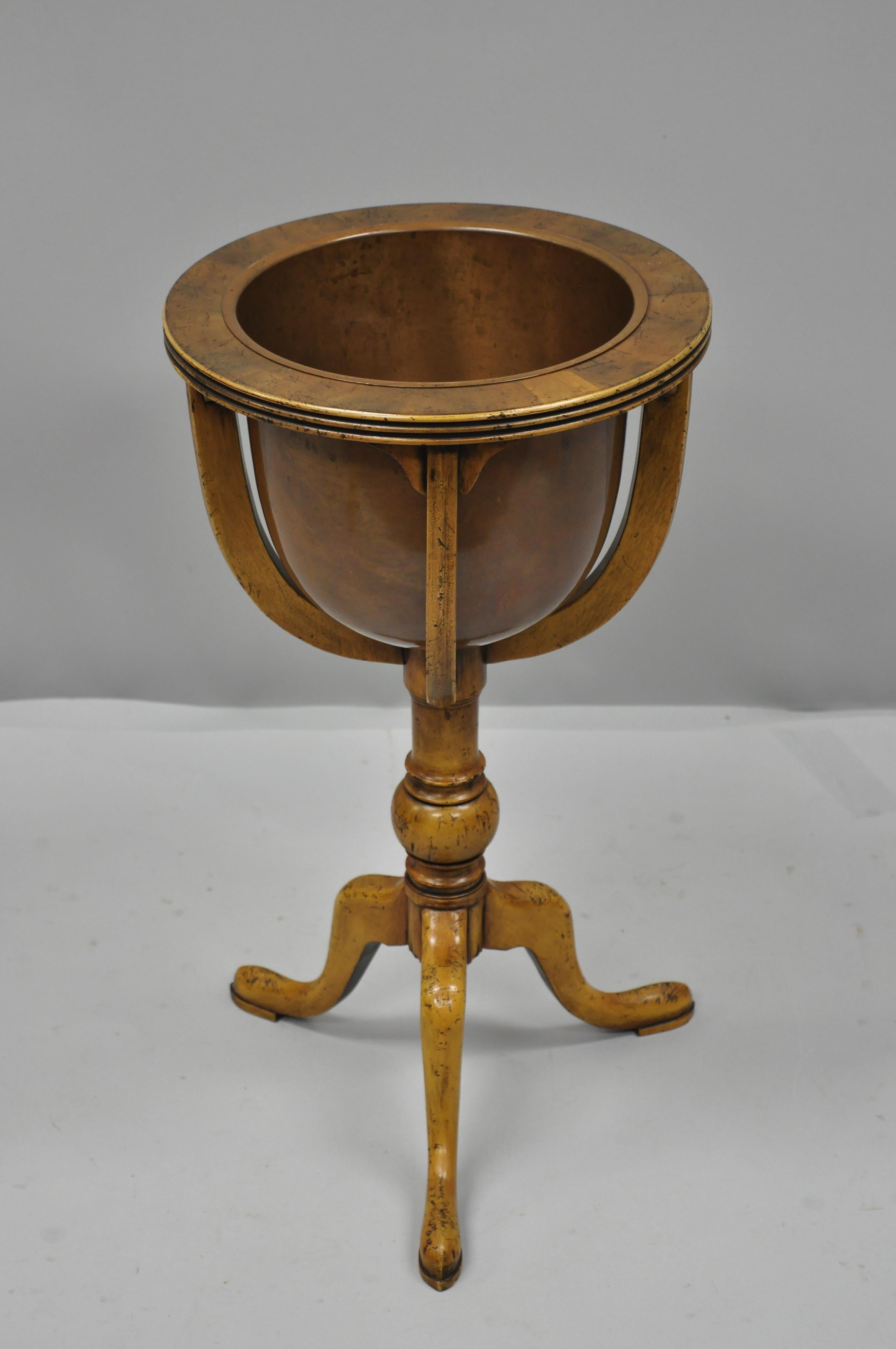20th Century English Queen Anne Style Mahogany & Yew Wood Planter Plant Stand with Copper Pot
