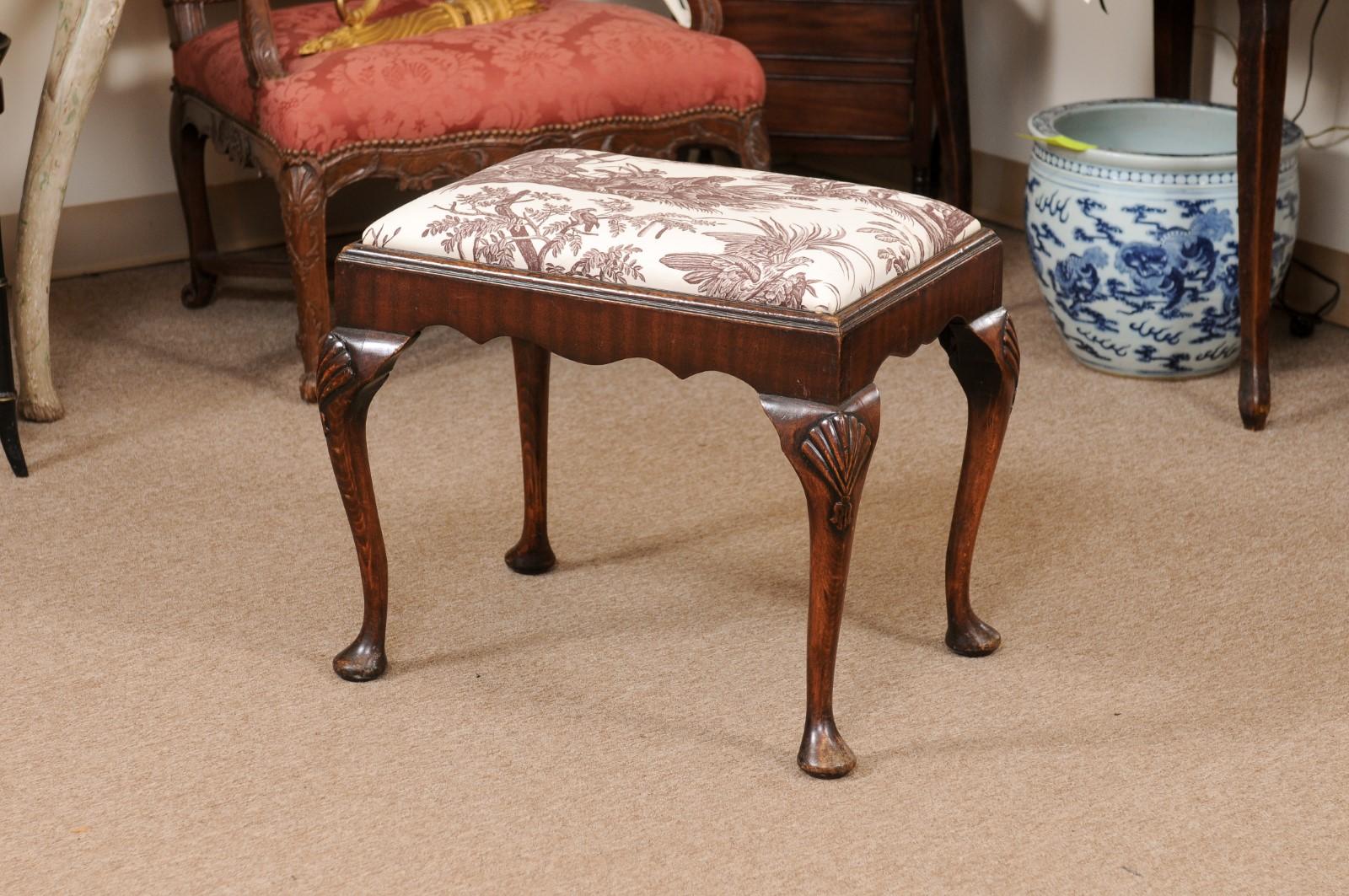 English Queen Anne Style Walnut Stool with Slip Seat, Early 20th Century For Sale 8