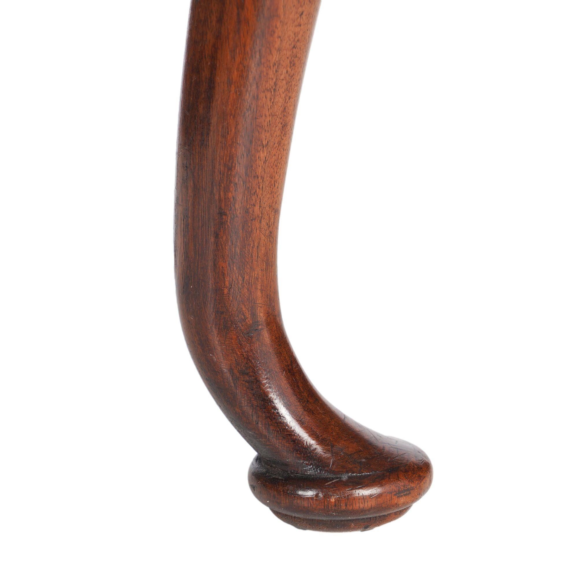 Englischer gepolsterter englischer Queen Anne-Hocker, um 1850 im Angebot 4
