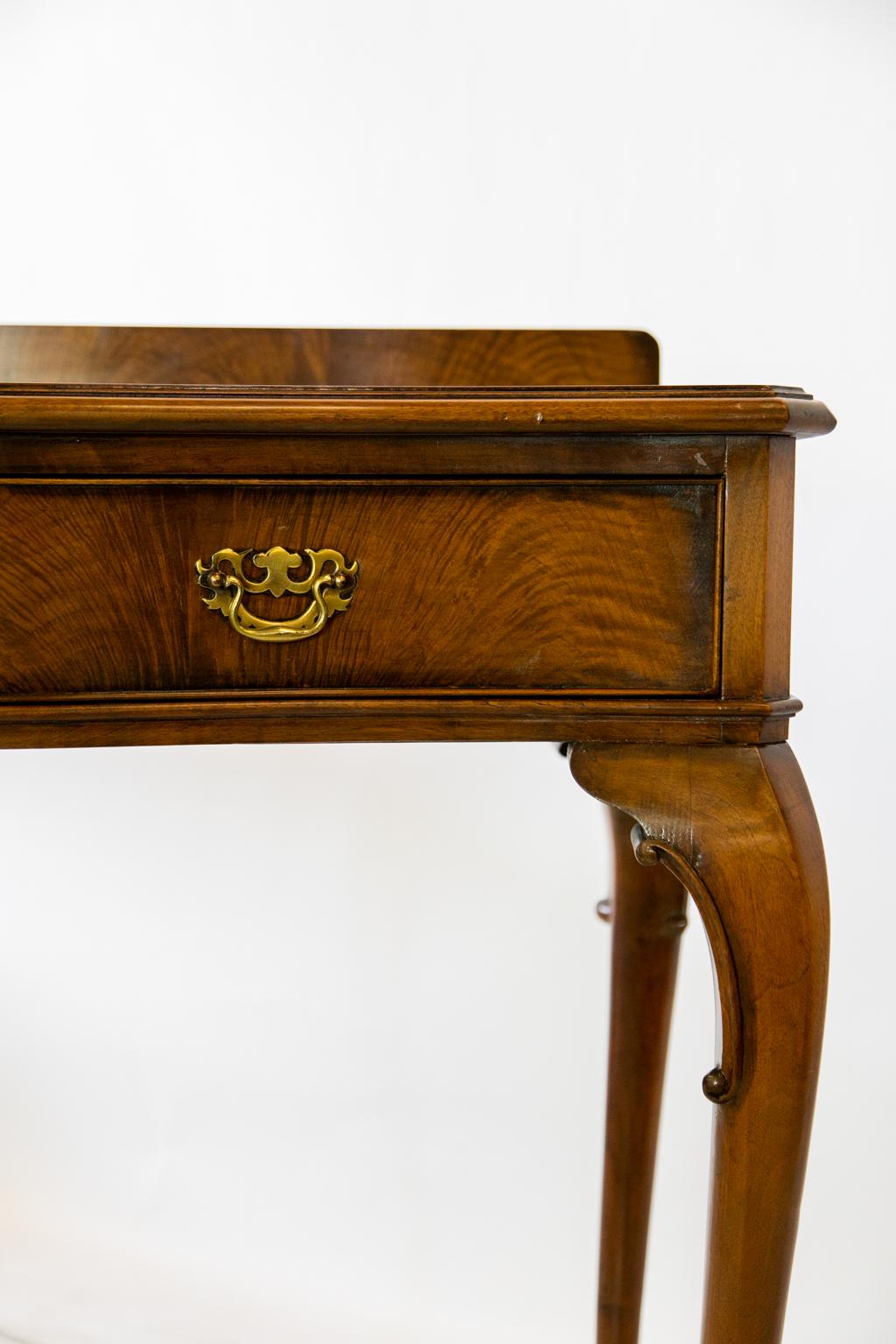 Mid-20th Century English Queen Anne Walnut Serving Table For Sale