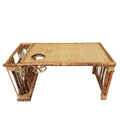 Englisches Frühstücksbetttablett aus Rattan und Bambus mit Zeitschriftenständer und Tafelhalter