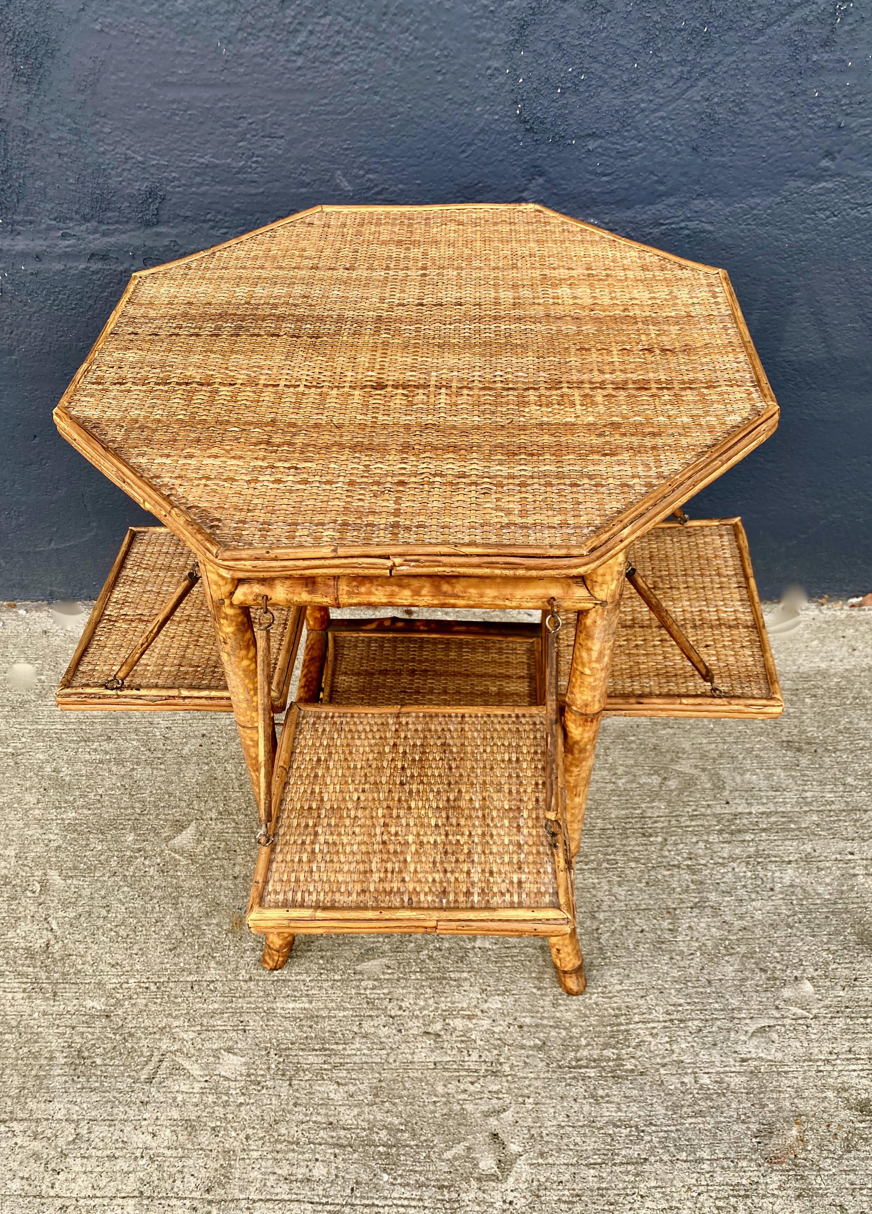 English Rattan and Bamboo Tea Table, C. 1900-1920 In Good Condition For Sale In Pasadena, CA