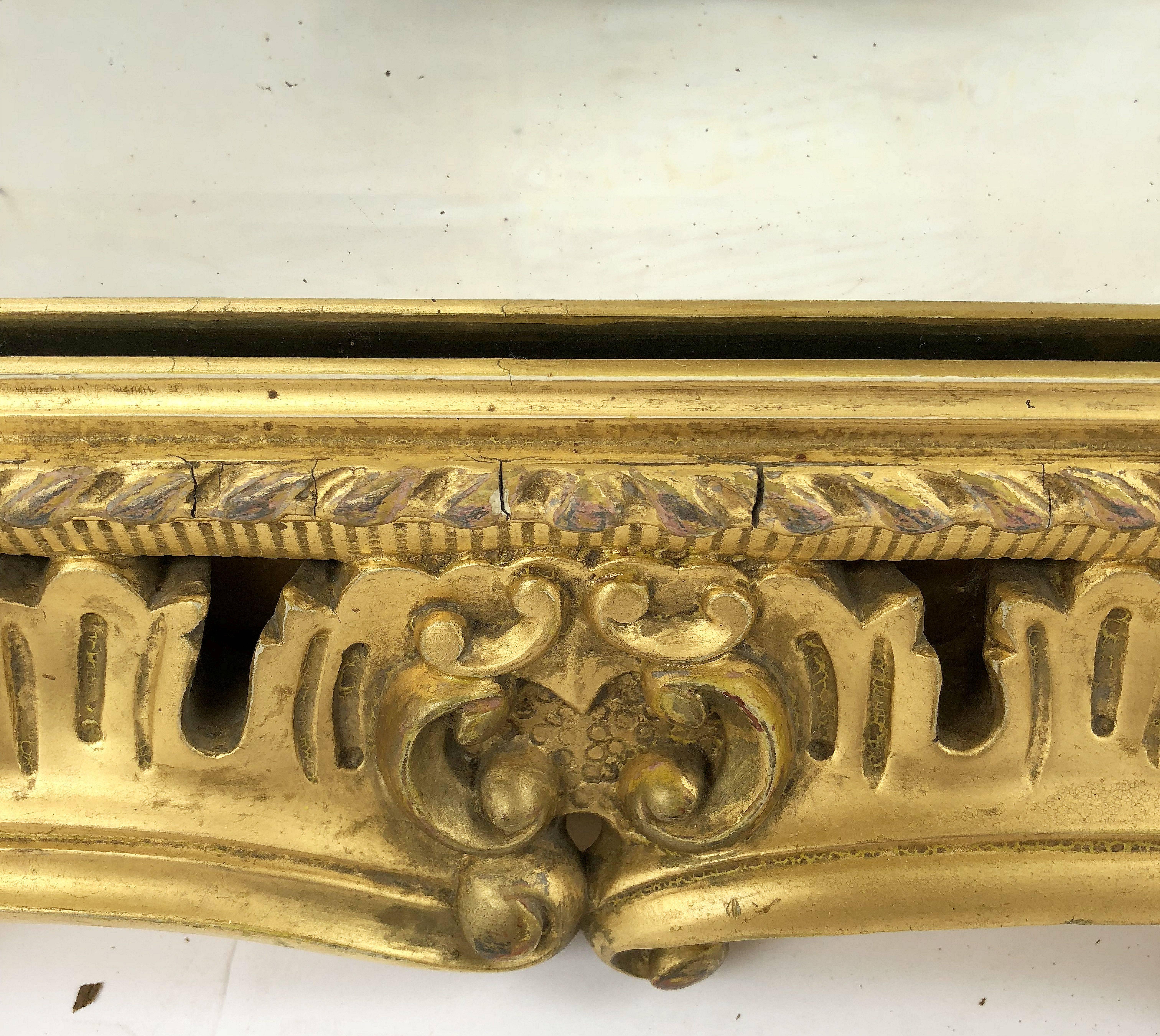 Bois Miroir rectangulaire biseauté anglais dans un cadre doré (H 35 1/4 x L 27) en vente