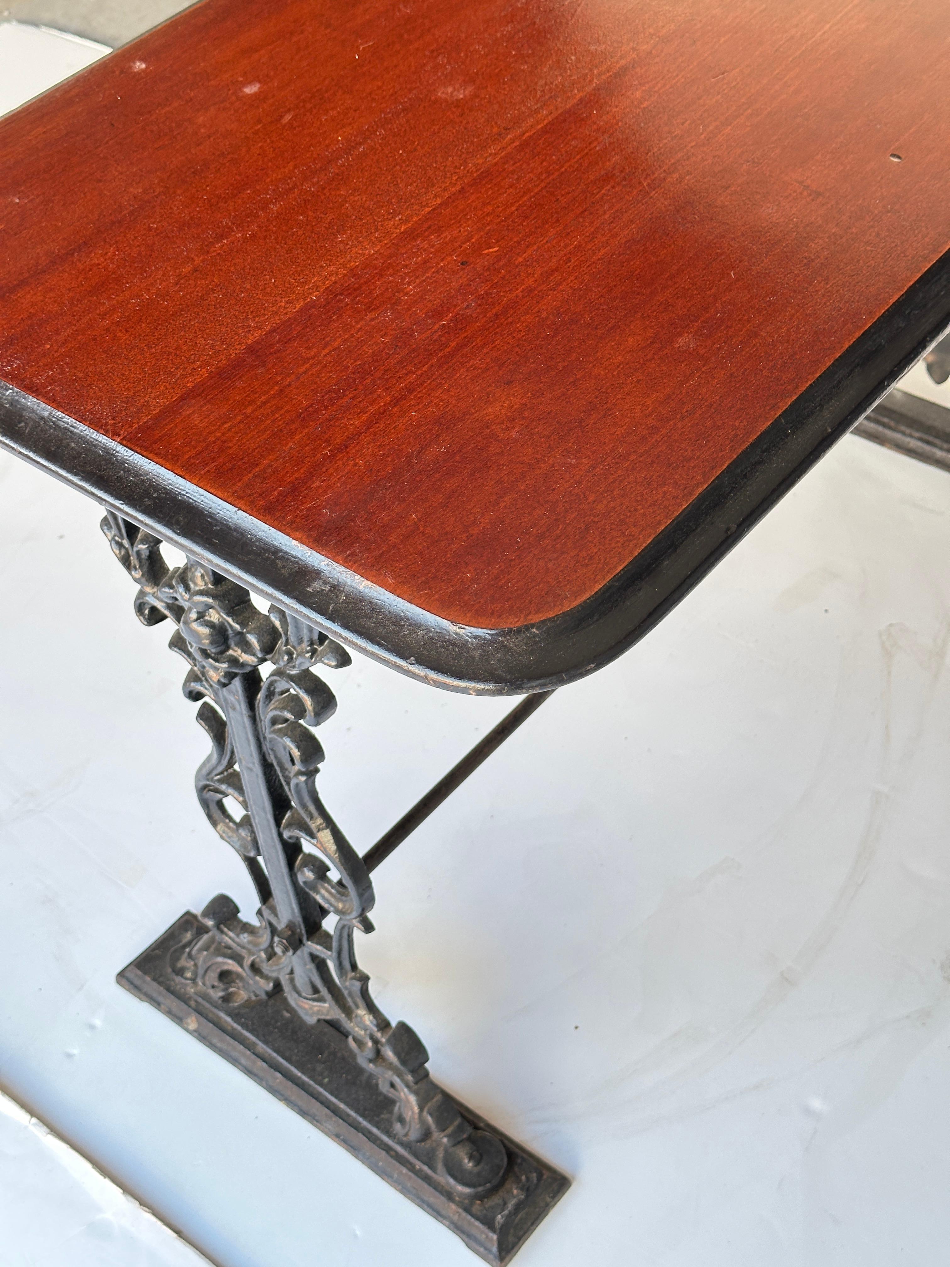 English Rectangular Console Bar or Pub Table of Wood and Cast Iron For Sale 2