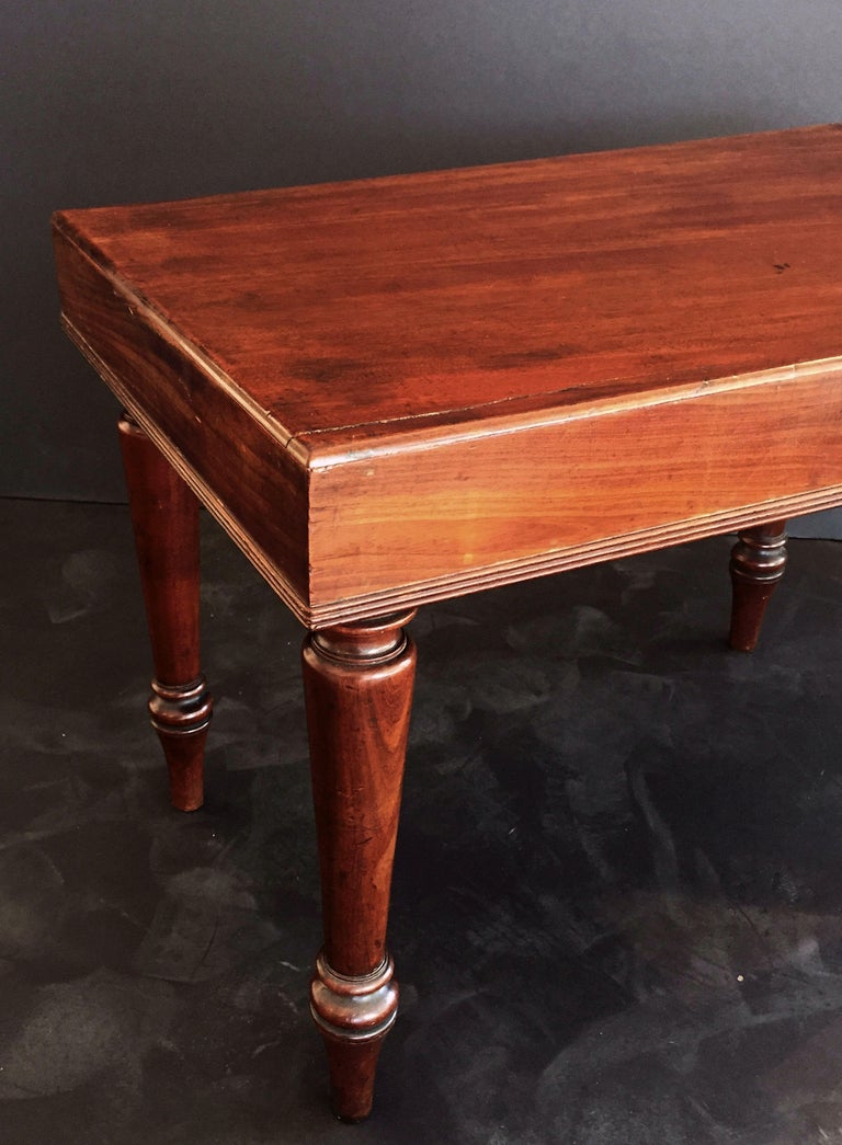 English Rectangular Side or End Table of Mahogany on Turned Legs For Sale at 1stDibs