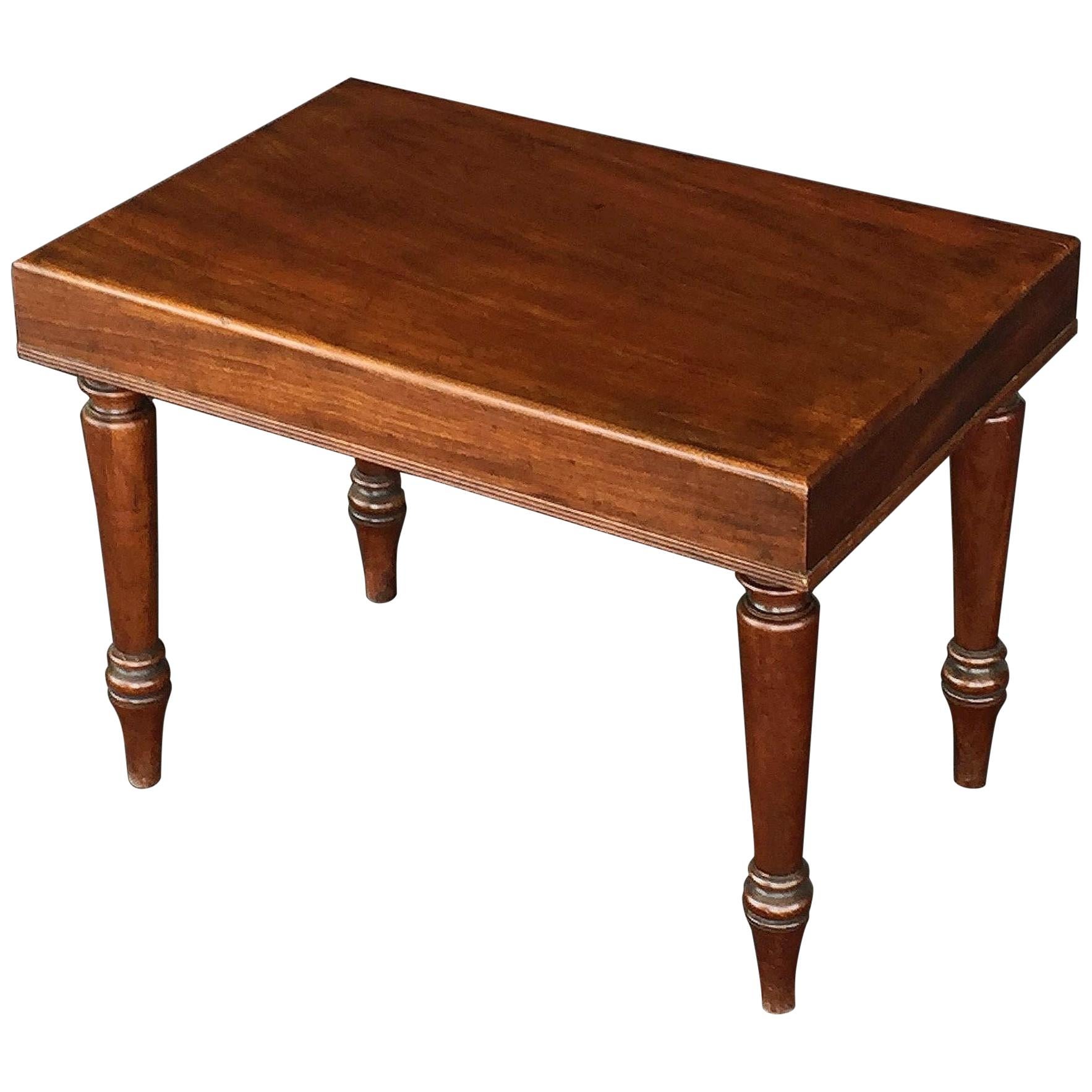 English Rectangular Side or End Table of Mahogany on Turned Legs For Sale