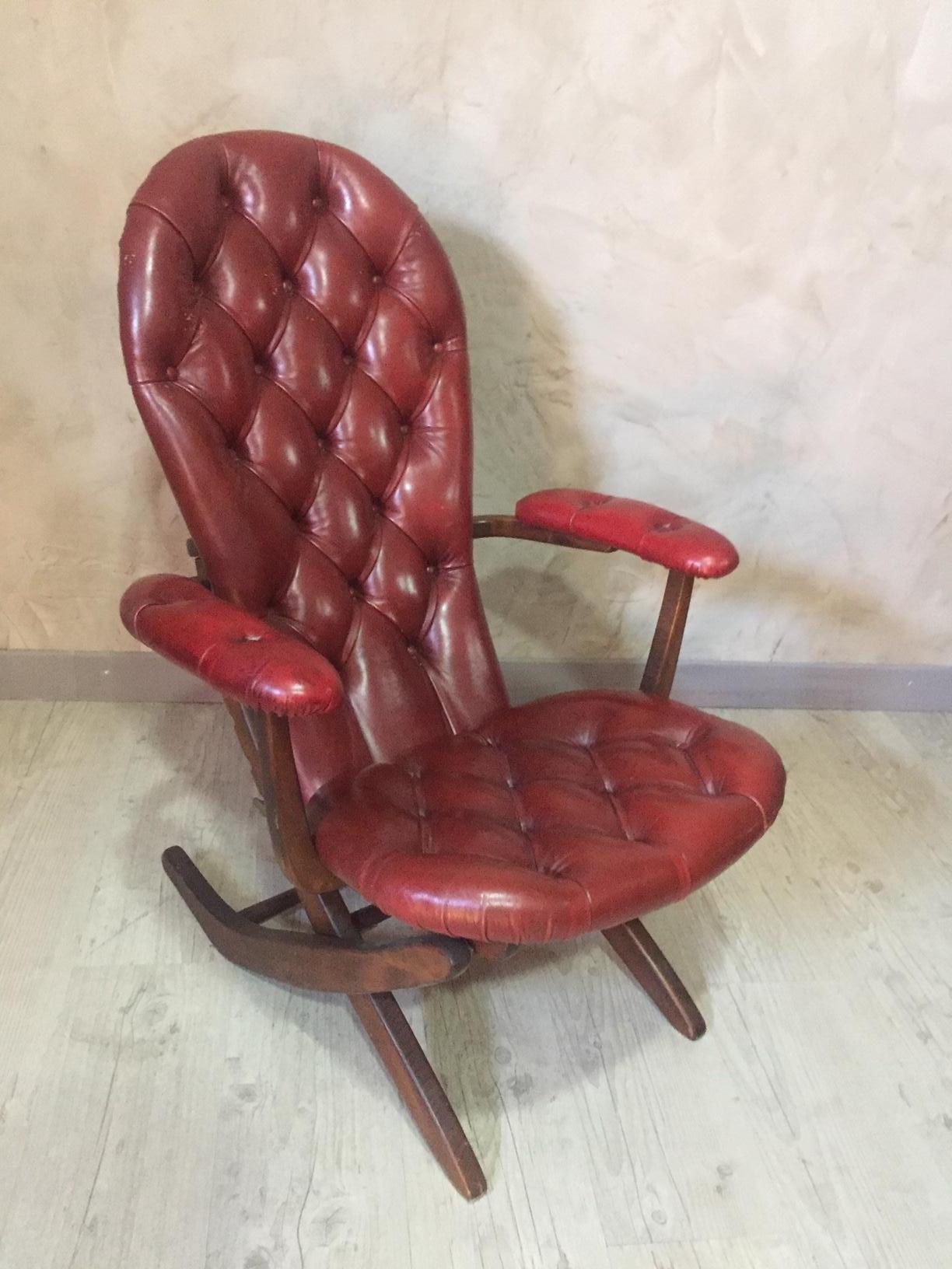 Really nice and rare English red leather chesterfield adjustable lounge chair from the 1950s. Four seating positions. Really nice quality. Would be ideal in a colonial or male atmosphere.