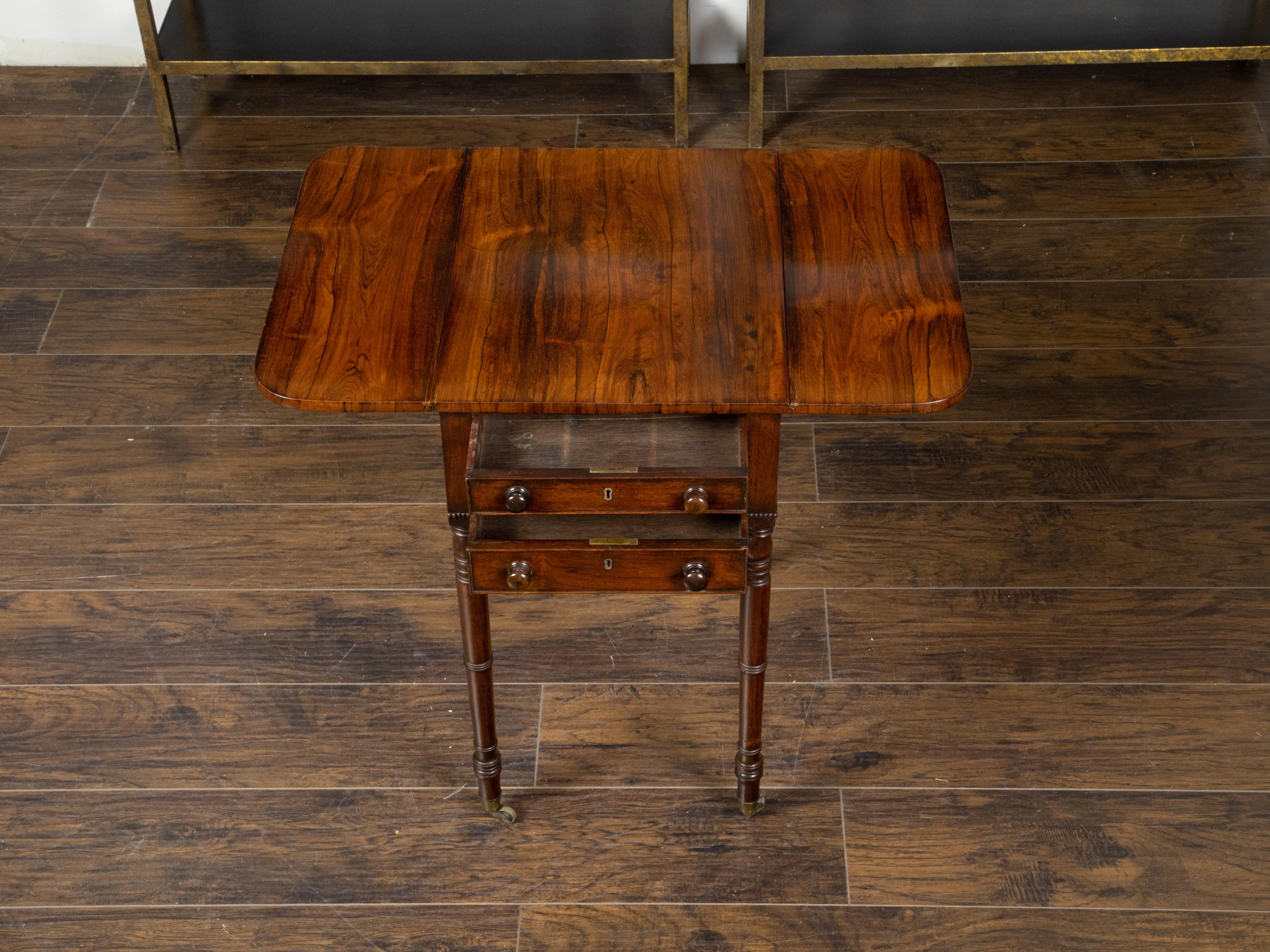 Veneer English Regency 1820s Mahogany Pembroke Table with Drop Leaves and Drawers For Sale