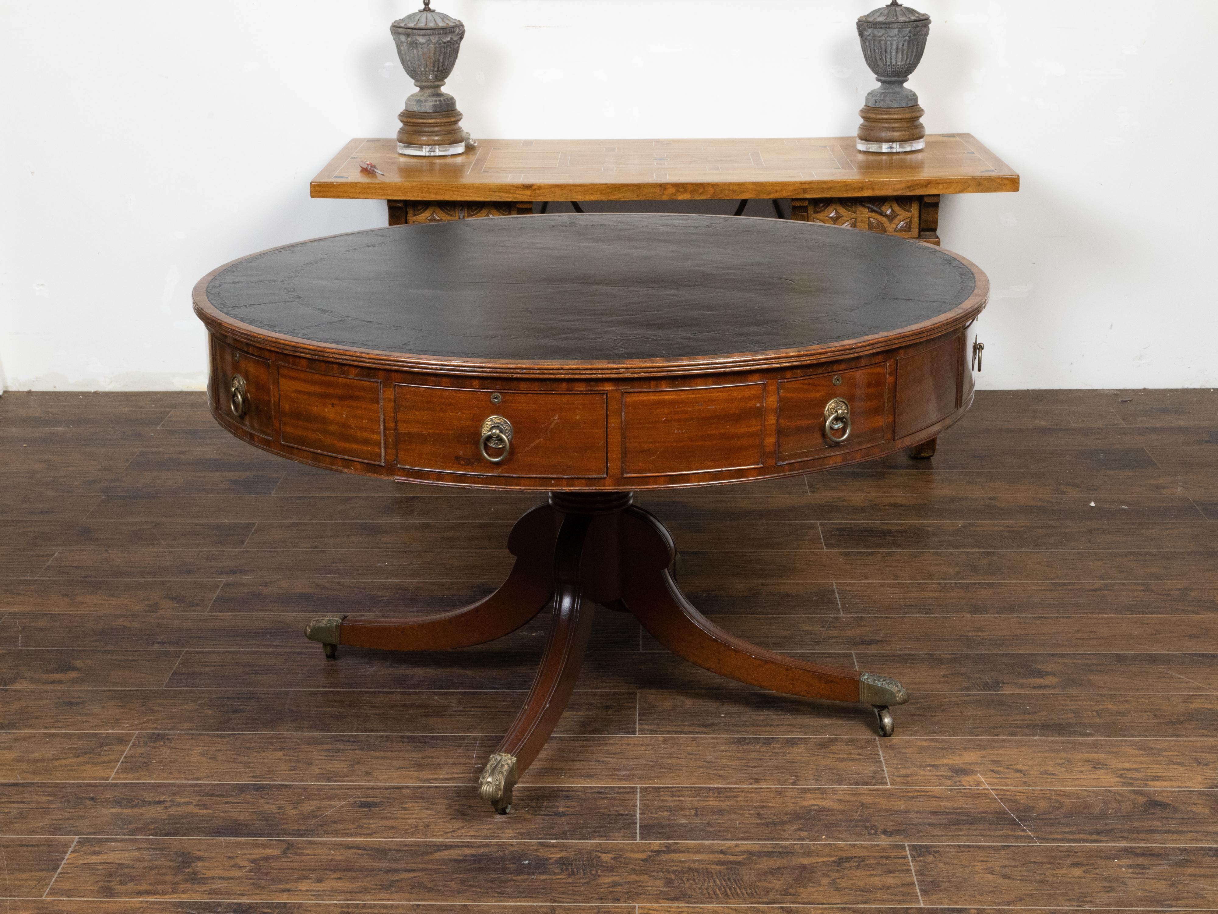 English Regency 1840s Mahogany Rent Table with Leather Top and Eight Drawers For Sale 4