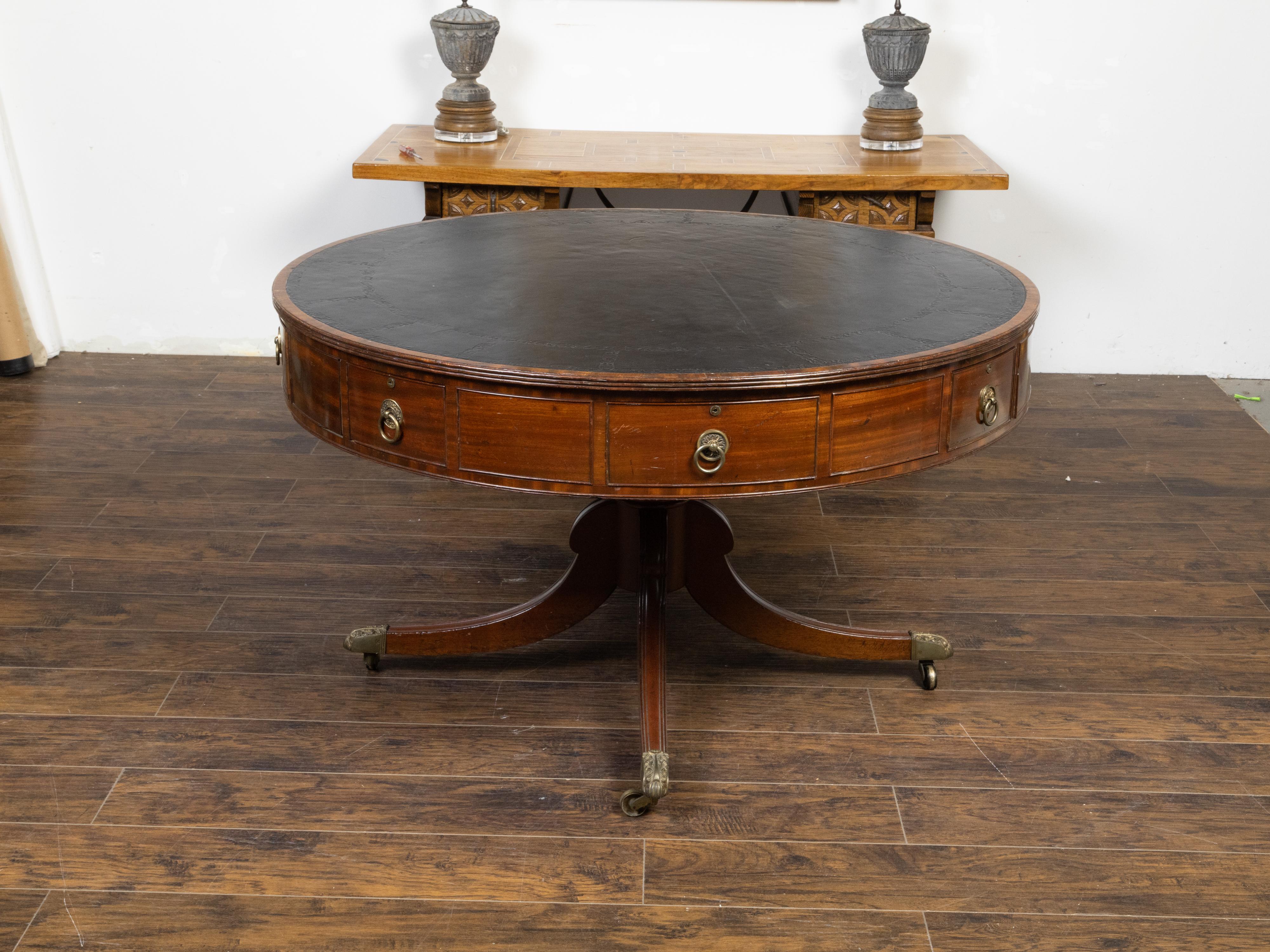 English Regency 1840s Mahogany Rent Table with Leather Top and Eight Drawers For Sale 6