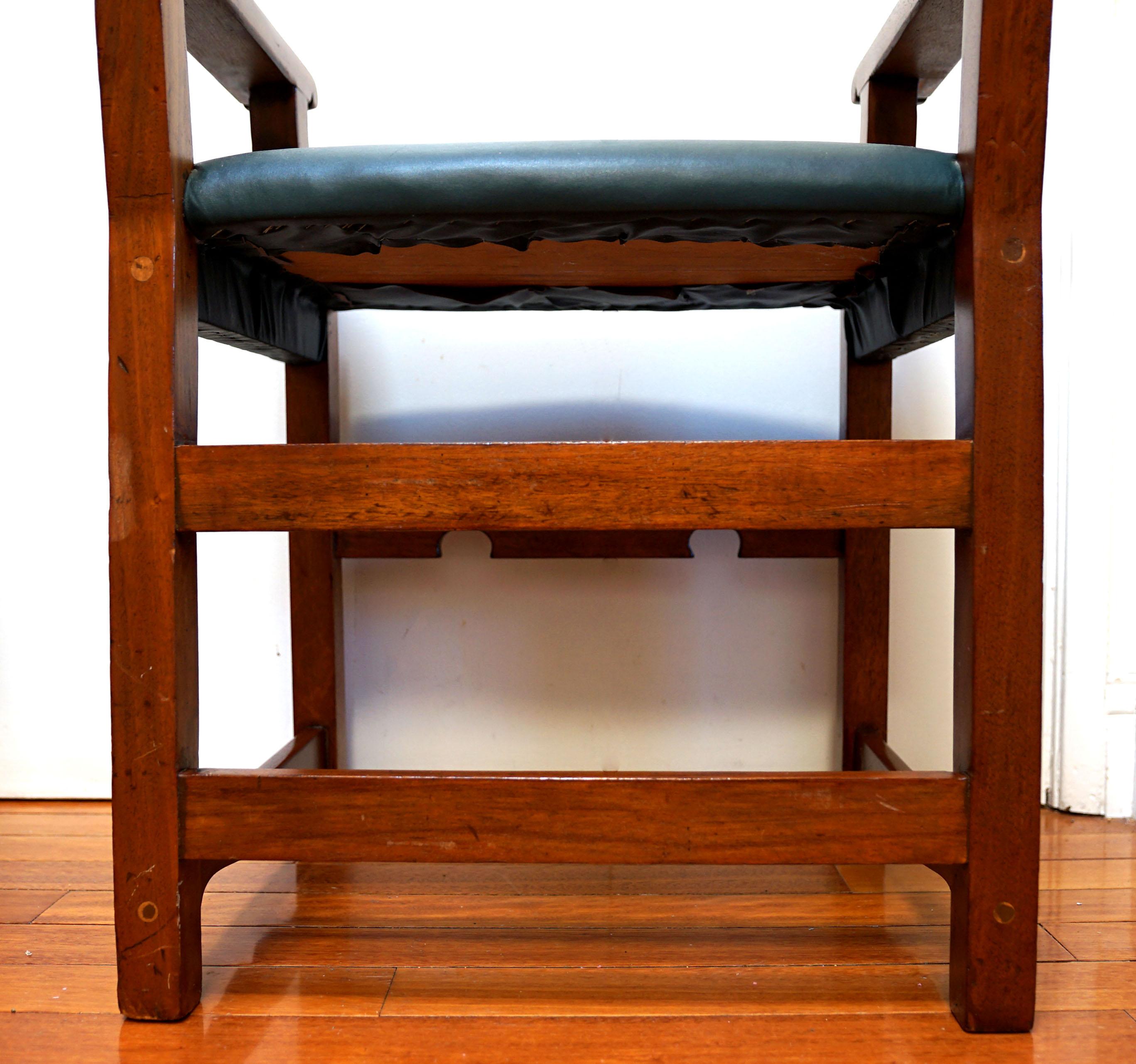 Late 19th Century English Regency 19th Century Armchair in Oak For Sale