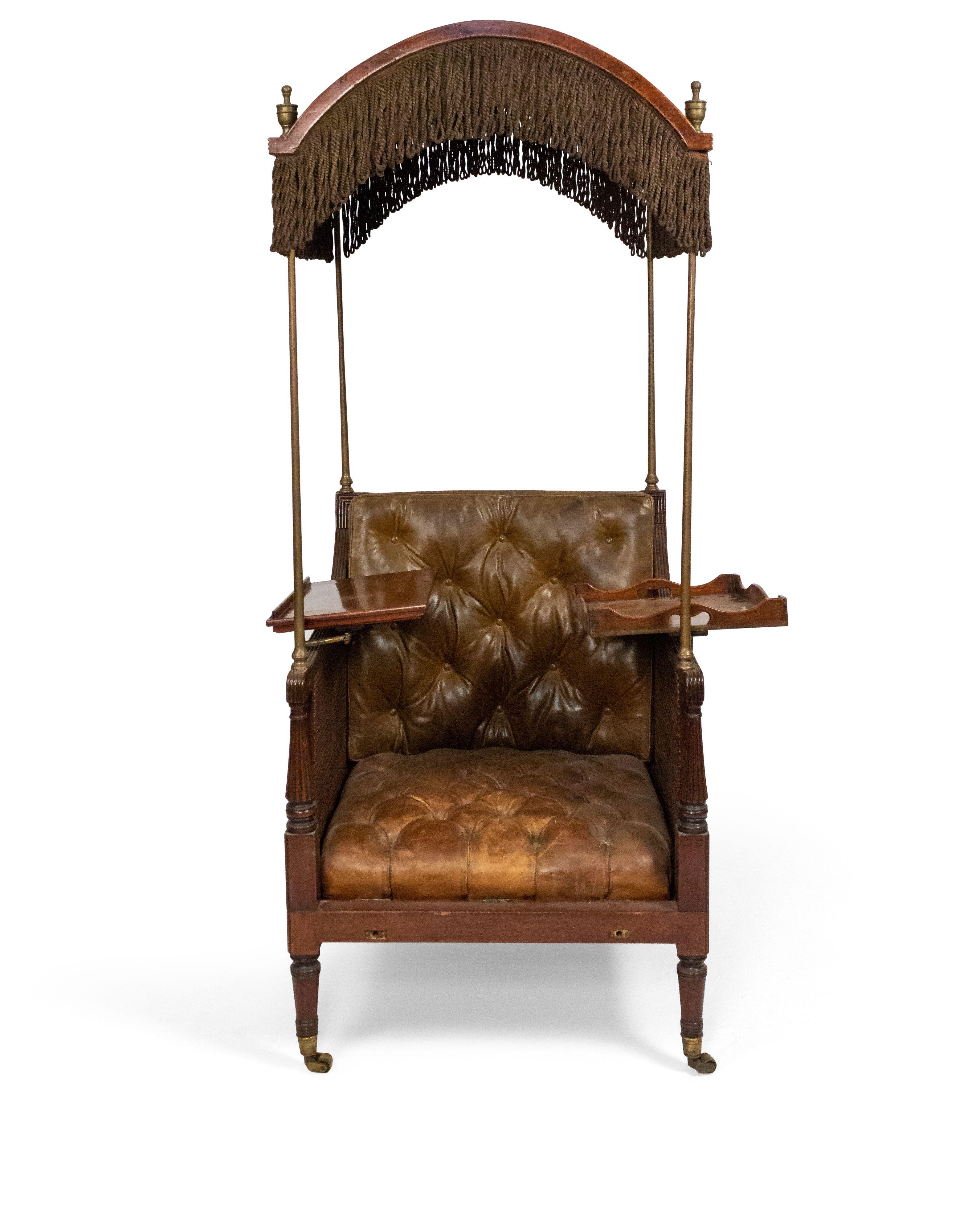 Anglais Fauteuil de bibliothèque à baldaquin de style Régence anglaise en vente