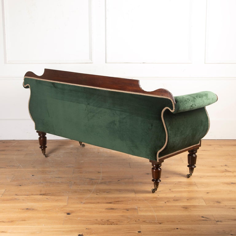 English Regency 19th Century Mahogany Sofa In Good Condition For Sale In Gloucestershire, GB