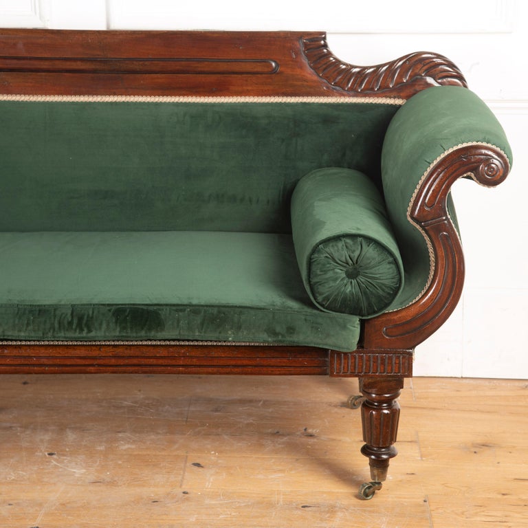 English Regency 19th Century Mahogany Sofa For Sale 1
